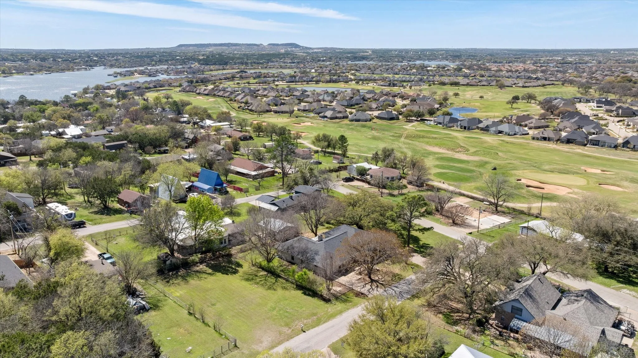 Single Family Residence For Sale in Hood County , 1701 Hitching Post Road, Granbury, Texas 76049, 3 Bedroom, 3 Bathroom, 4 Garage spaces, 2,329 Sqft, built in 1990, Preowned, Price $385,000, mls#21210329, Real Estate Agent in Granbury, Homes For Sale in Hood county, Homes For Sale in Granbury, Realtor in Granbury Texas, Real Estate Brokerage Independent Realty Texas, Luminita Cordes Realtor