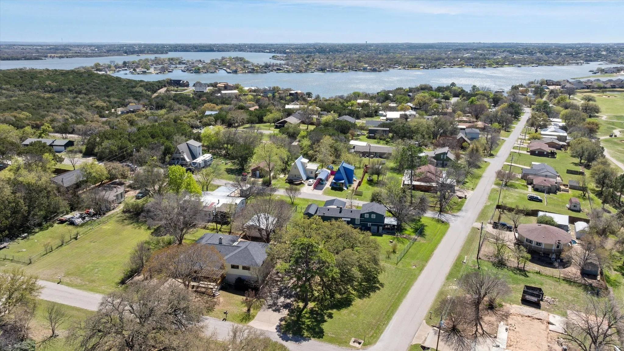 Single Family Residence For Sale in Hood County , 1701 Hitching Post Road, Granbury, Texas 76049, 3 Bedroom, 3 Bathroom, 4 Garage spaces, 2,329 Sqft, built in 1990, Preowned, Price $385,000, mls#21210329, Real Estate Agent in Granbury, Homes For Sale in Hood county, Homes For Sale in Granbury, Realtor in Granbury Texas, Real Estate Brokerage Independent Realty Texas, Luminita Cordes Realtor