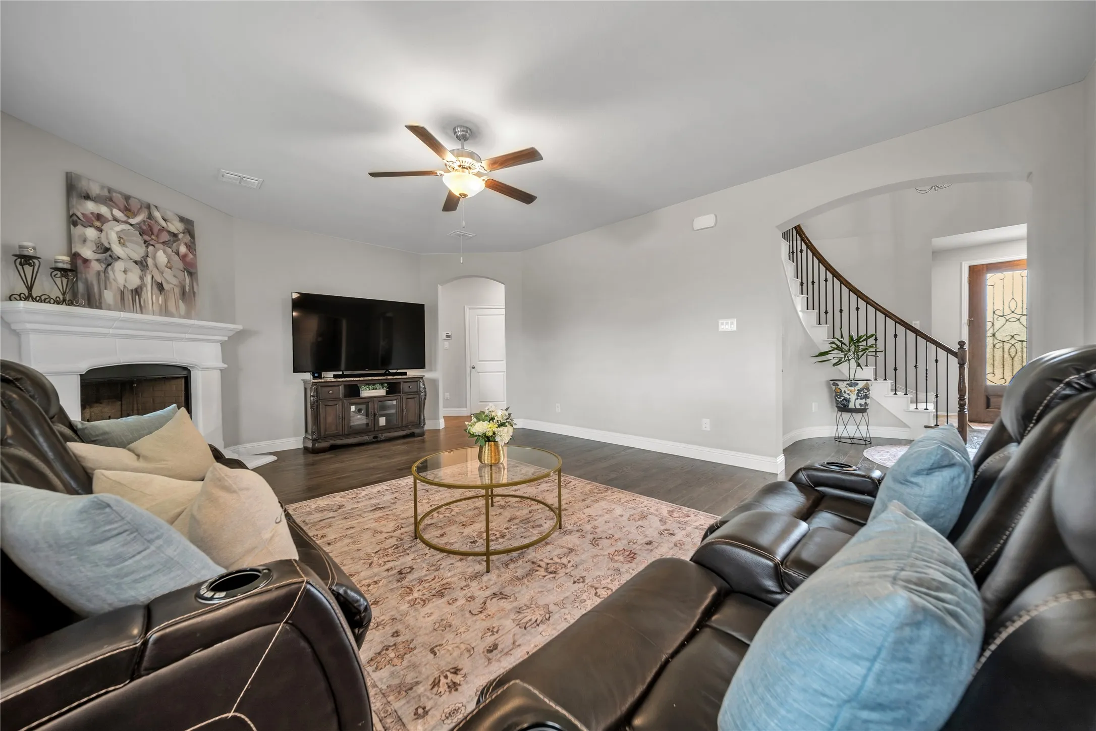 Single Family Residence For Sale in Ellis County , 454 Hillstone Drive, Midlothian, Texas 76065, 4 Bedrooms, 3 Bathrooms, 2 Garage spaces, 3,118 Sqft, built in 2020, Price $495,000, mls#21210352, Real Estate Agent in Midlothian, Homes For Sale in Ellis county, Homes For Sale in Midlothian, Realtor in Midlothian Texas, Real Estate Brokerage Independent Realty Texas, Luminita Cordes Realtor