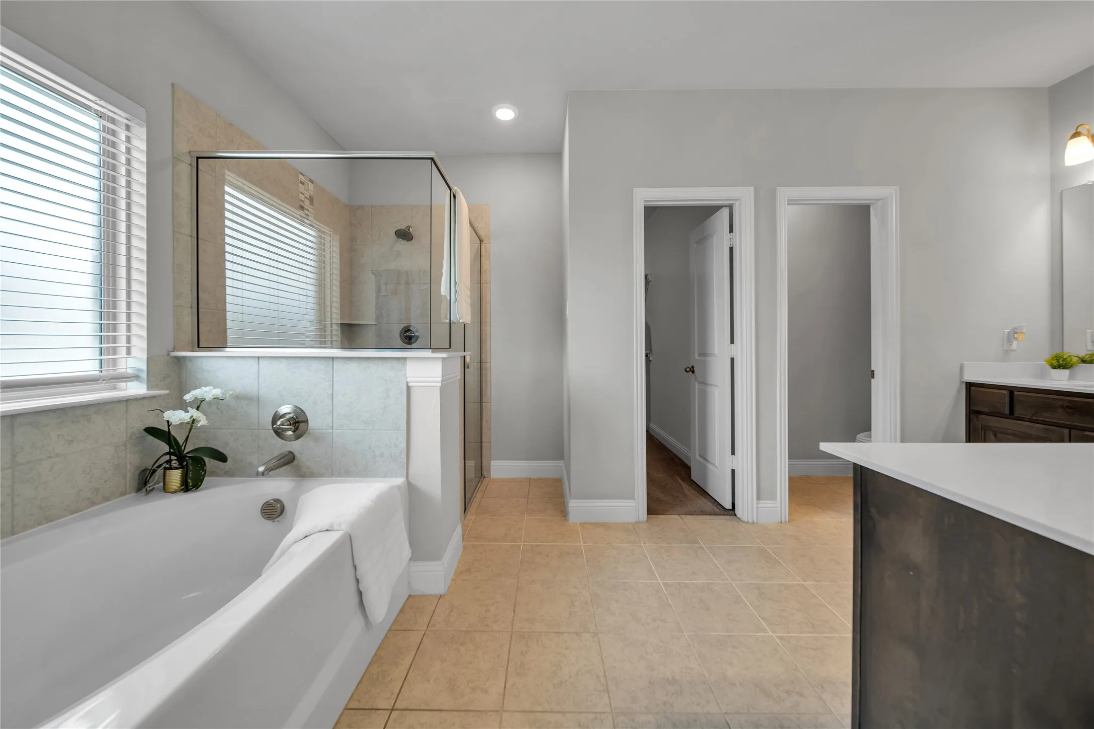 Single Family Residence For Sale in Ellis County , 454 Hillstone Drive, Midlothian, Texas 76065, 4 Bedrooms, 3 Bathrooms, 2 Garage spaces, 3,118 Sqft, built in 2020, Price $495,000, mls#21210352, Real Estate Agent in Midlothian, Homes For Sale in Ellis county, Homes For Sale in Midlothian, Realtor in Midlothian Texas, Real Estate Brokerage Independent Realty Texas, Luminita Cordes Realtor
