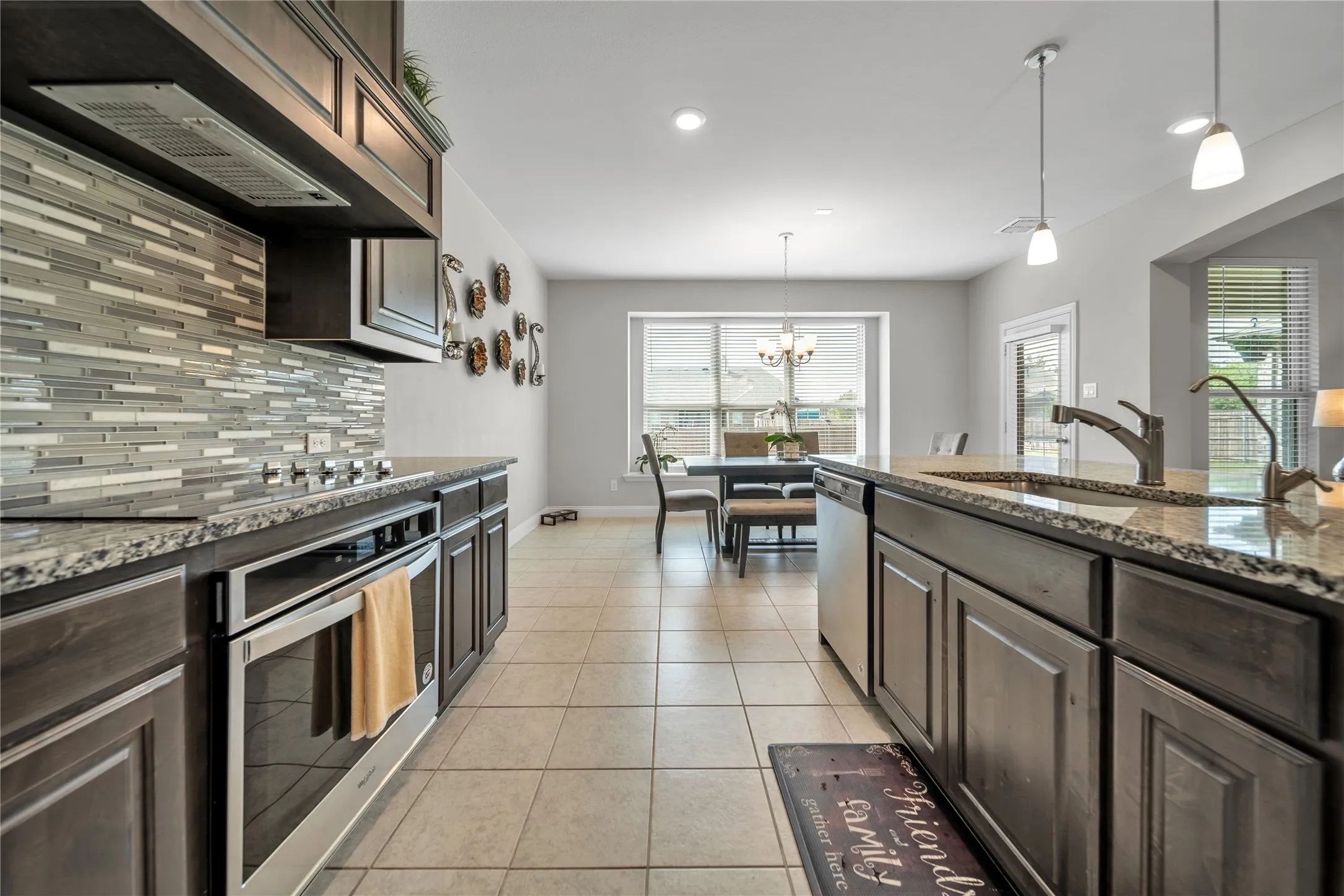 Single Family Residence For Sale in Ellis County , 454 Hillstone Drive, Midlothian, Texas 76065, 4 Bedrooms, 3 Bathrooms, 2 Garage spaces, 3,118 Sqft, built in 2020, Price $495,000, mls#21210352, Real Estate Agent in Midlothian, Homes For Sale in Ellis county, Homes For Sale in Midlothian, Realtor in Midlothian Texas, Real Estate Brokerage Independent Realty Texas, Luminita Cordes Realtor