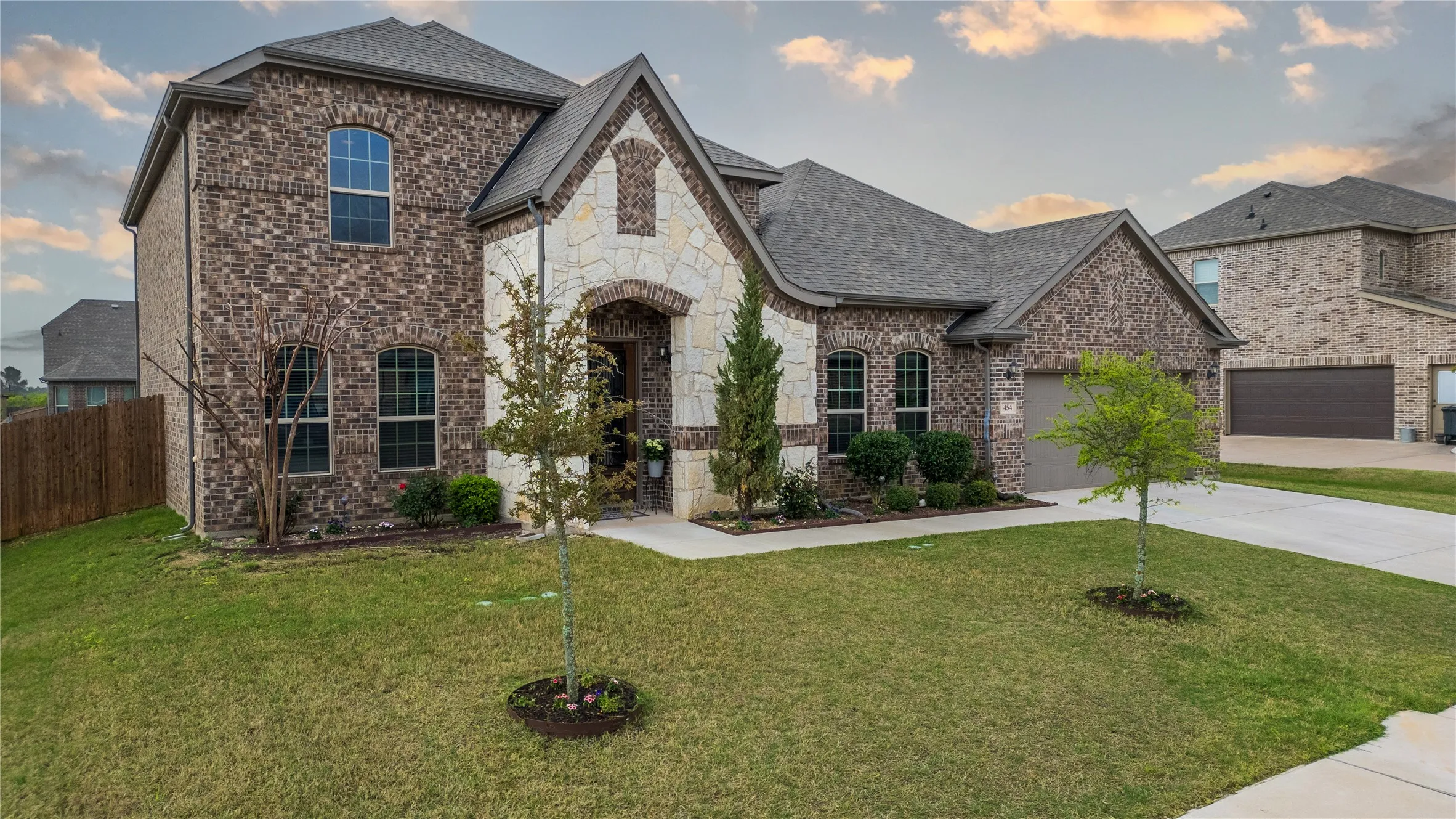 Single Family Residence For Sale in Ellis County , 454 Hillstone Drive, Midlothian, Texas 76065, 4 Bedrooms, 3 Bathrooms, 2 Garage spaces, 3,118 Sqft, built in 2020, Price $495,000, mls#21210352, Real Estate Agent in Midlothian, Homes For Sale in Ellis county, Homes For Sale in Midlothian, Realtor in Midlothian Texas, Real Estate Brokerage Independent Realty Texas, Luminita Cordes Realtor