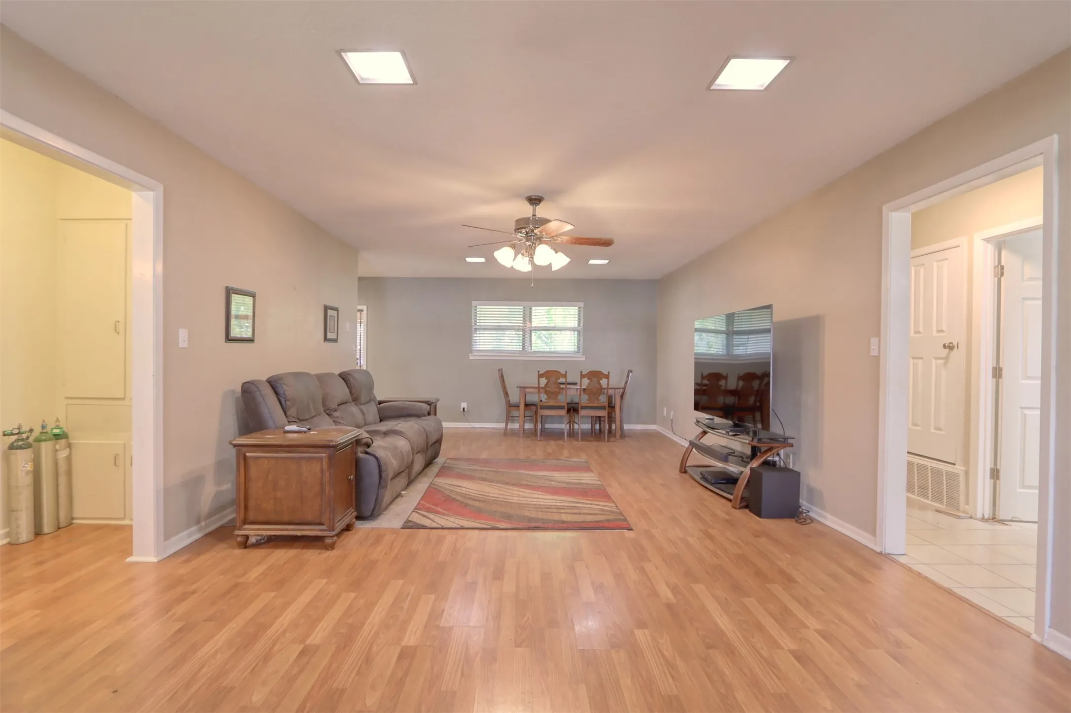 Single Family Residence For Sale in Bosque County , 914 S Avenue N, Clifton, Texas 76634, 4 Bedroom, 2 Bathroom, Garage spaces, 2,304 Sqft, built in 1974, Preowned, mls#21210365, Real Estate Agent in Clifton, Homes For Sale in Bosque county, Homes For Sale in Clifton, Realtor in Clifton Texas, Real Estate Brokerage Independent Realty Texas, Luminita Cordes Realtor