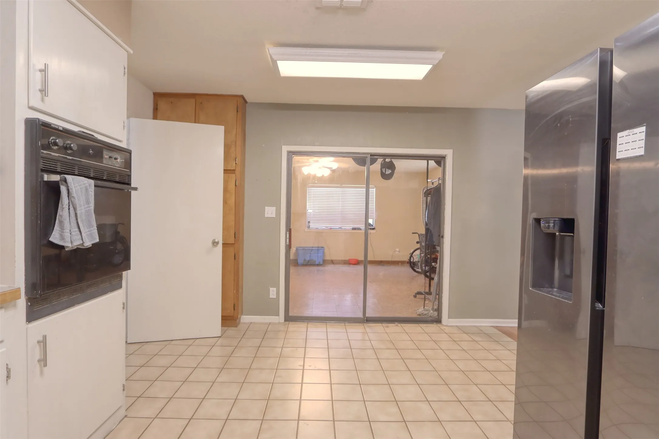 Single Family Residence For Sale in Bosque County , 914 S Avenue N, Clifton, Texas 76634, 4 Bedroom, 2 Bathroom, Garage spaces, 2,304 Sqft, built in 1974, Preowned, mls#21210365, Real Estate Agent in Clifton, Homes For Sale in Bosque county, Homes For Sale in Clifton, Realtor in Clifton Texas, Real Estate Brokerage Independent Realty Texas, Luminita Cordes Realtor