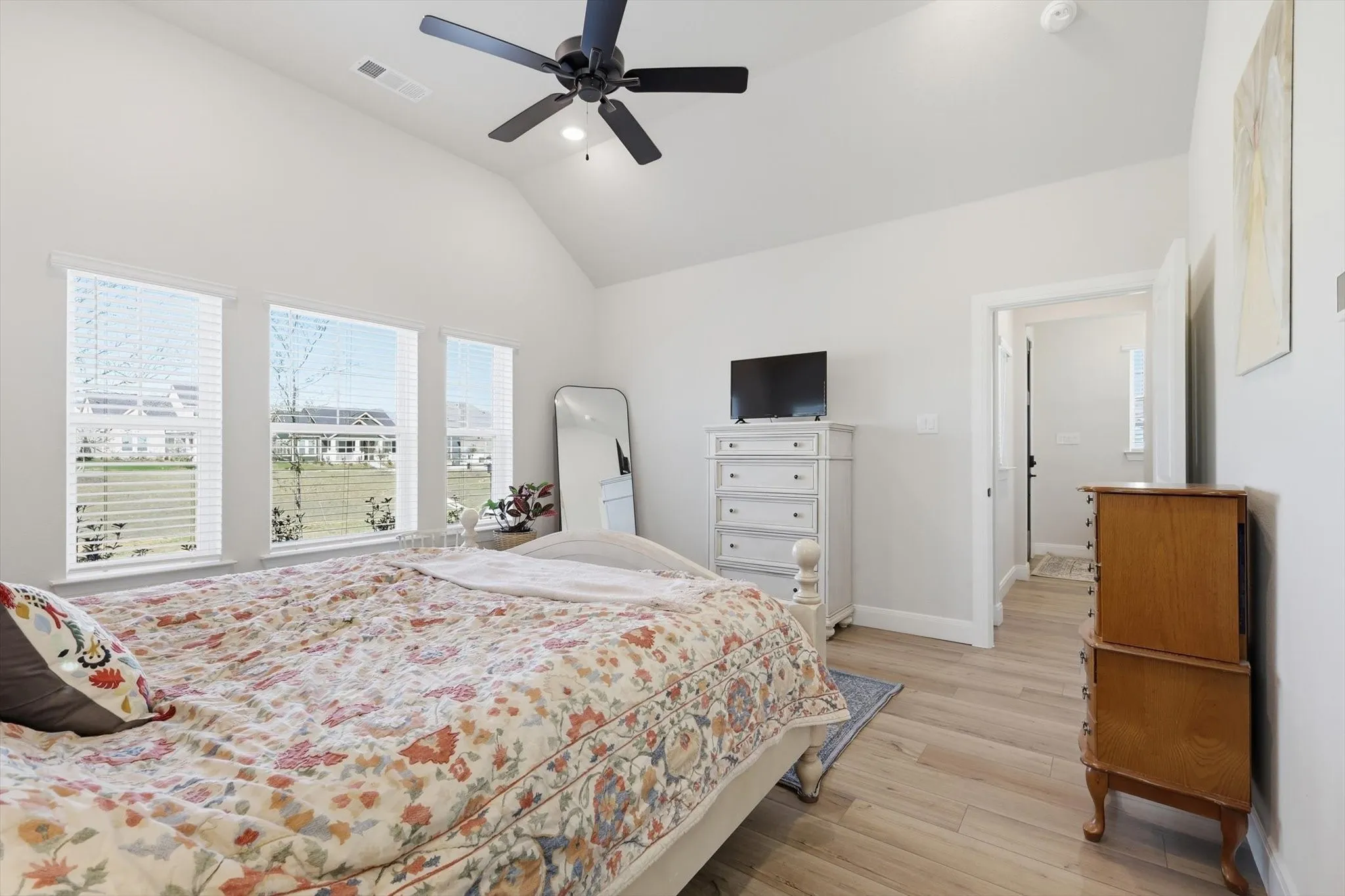 Single Family Residence For Sale in Ellis County , 1018 Abigail Way, Midlothian, Texas 76065, 3 Bedroom, 2 Bathroom, 2 Garage spaces, 1,528 Sqft, built in 2025, mls#21209827, Real Estate Agent in Midlothian, Homes For Sale in Ellis county, Homes For Sale in Midlothian, Realtor in Midlothian Texas, Real Estate Brokerage Independent Realty Texas, Luminita Cordes Realtor