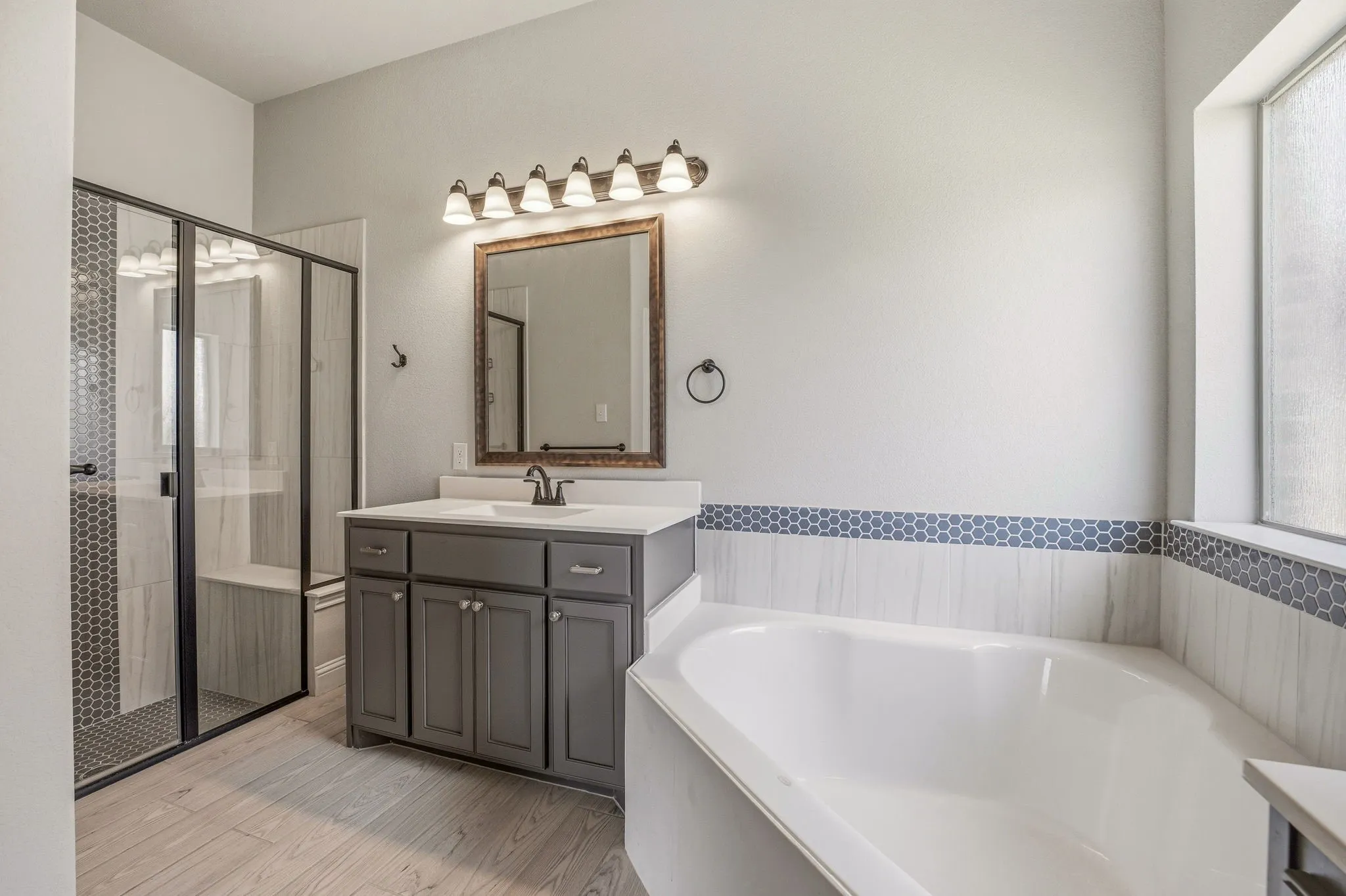 Single Family Residence For Sale in Hood County , 1038 Mickelson Drive, Granbury, Texas 76048, 4 Bedroom, 2 Bathroom, 2 Garage spaces, 2,294 Sqft, built in 2022, mls#21194523, Real Estate Agent in Granbury, Homes For Sale in Hood county, Homes For Sale in Granbury, Realtor in Granbury Texas, Real Estate Brokerage Independent Realty Texas, Luminita Cordes Realtor