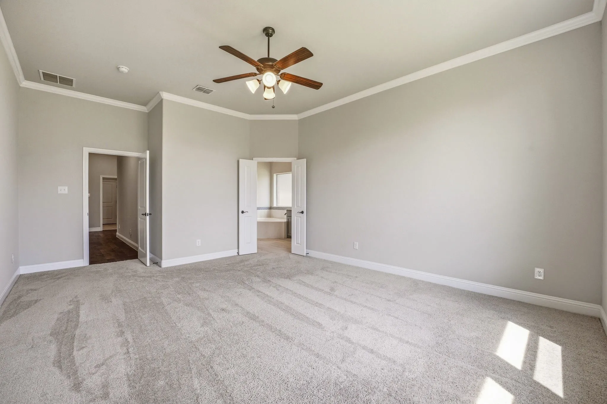 Single Family Residence For Sale in Hood County , 1038 Mickelson Drive, Granbury, Texas 76048, 4 Bedroom, 2 Bathroom, 2 Garage spaces, 2,294 Sqft, built in 2022, mls#21194523, Real Estate Agent in Granbury, Homes For Sale in Hood county, Homes For Sale in Granbury, Realtor in Granbury Texas, Real Estate Brokerage Independent Realty Texas, Luminita Cordes Realtor