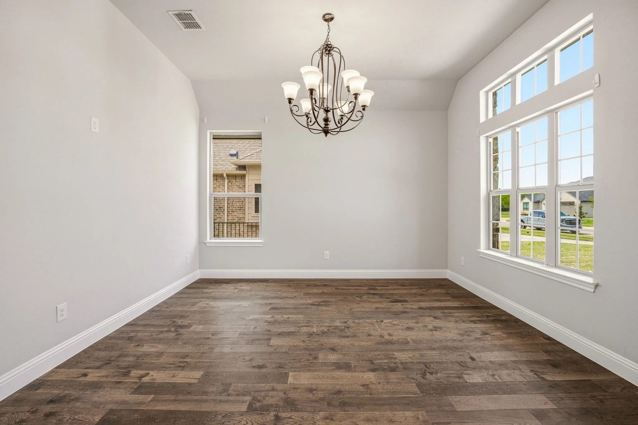 Single Family Residence For Sale in Hood County , 1038 Mickelson Drive, Granbury, Texas 76048, 4 Bedroom, 2 Bathroom, 2 Garage spaces, 2,294 Sqft, built in 2022, mls#21194523, Real Estate Agent in Granbury, Homes For Sale in Hood county, Homes For Sale in Granbury, Realtor in Granbury Texas, Real Estate Brokerage Independent Realty Texas, Luminita Cordes Realtor