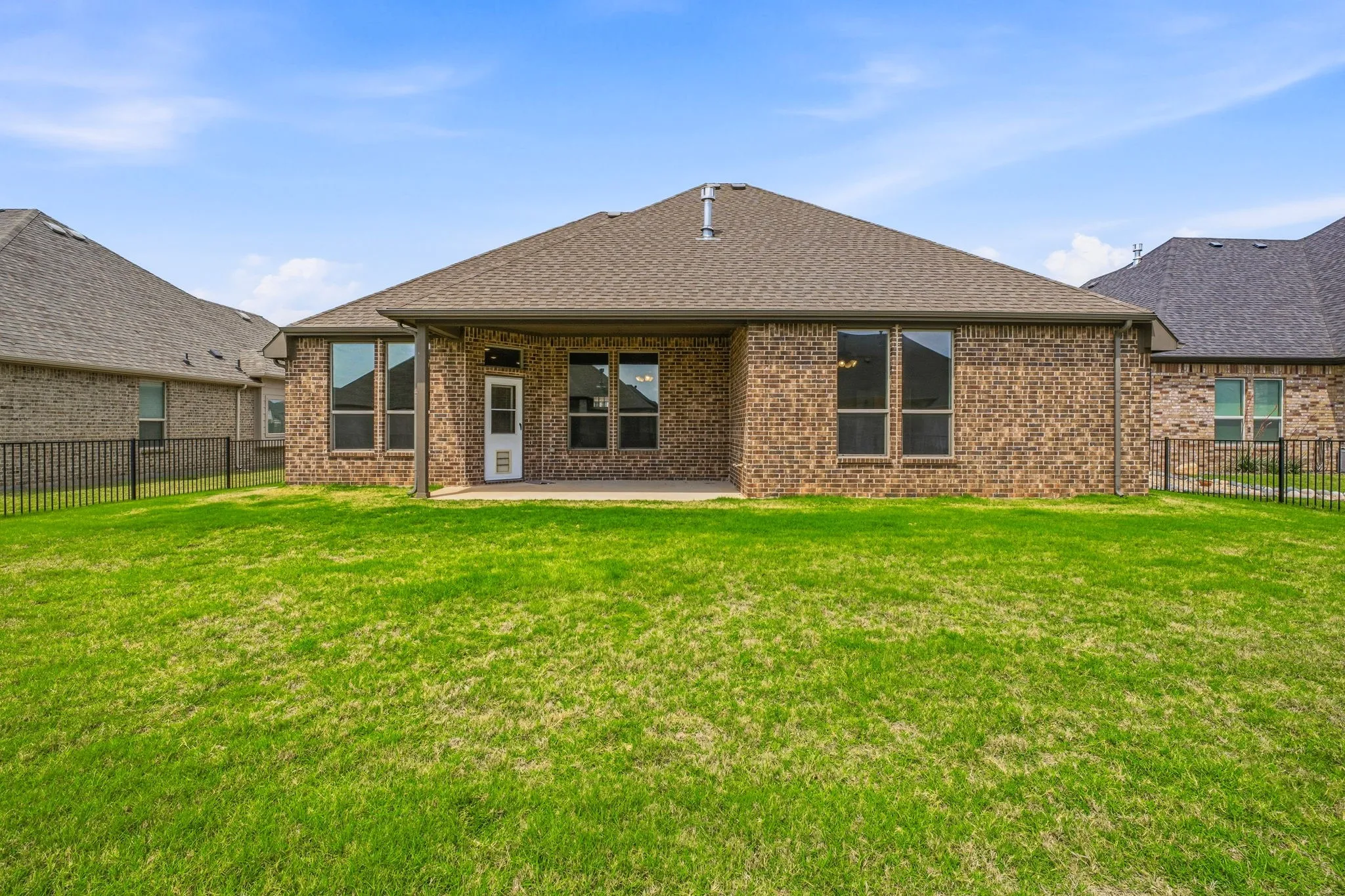 Single Family Residence For Sale in Hood County , 1038 Mickelson Drive, Granbury, Texas 76048, 4 Bedroom, 2 Bathroom, 2 Garage spaces, 2,294 Sqft, built in 2022, mls#21194523, Real Estate Agent in Granbury, Homes For Sale in Hood county, Homes For Sale in Granbury, Realtor in Granbury Texas, Real Estate Brokerage Independent Realty Texas, Luminita Cordes Realtor