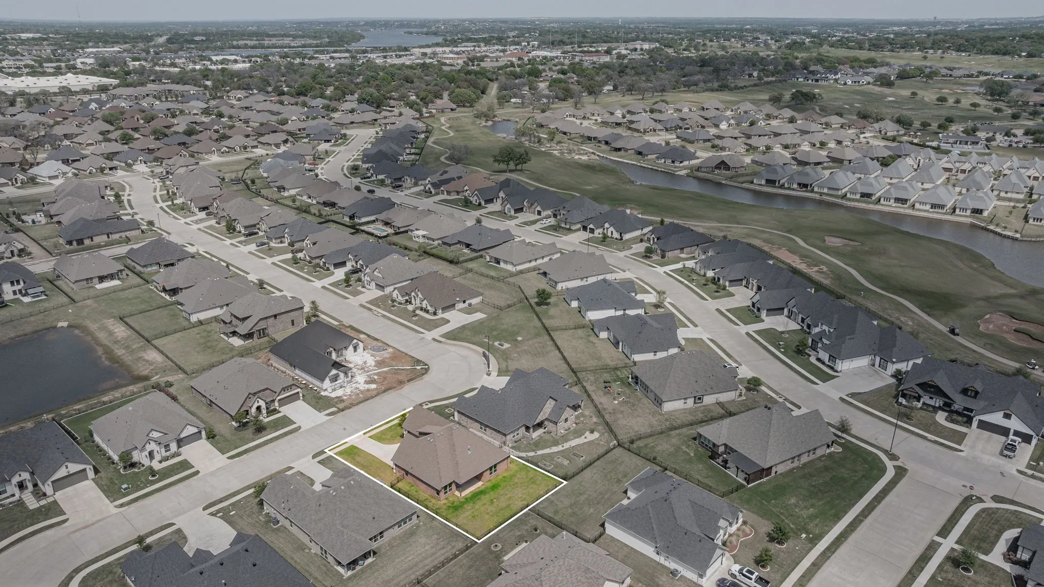 Single Family Residence For Sale in Hood County , 1038 Mickelson Drive, Granbury, Texas 76048, 4 Bedroom, 2 Bathroom, 2 Garage spaces, 2,294 Sqft, built in 2022, mls#21194523, Real Estate Agent in Granbury, Homes For Sale in Hood county, Homes For Sale in Granbury, Realtor in Granbury Texas, Real Estate Brokerage Independent Realty Texas, Luminita Cordes Realtor