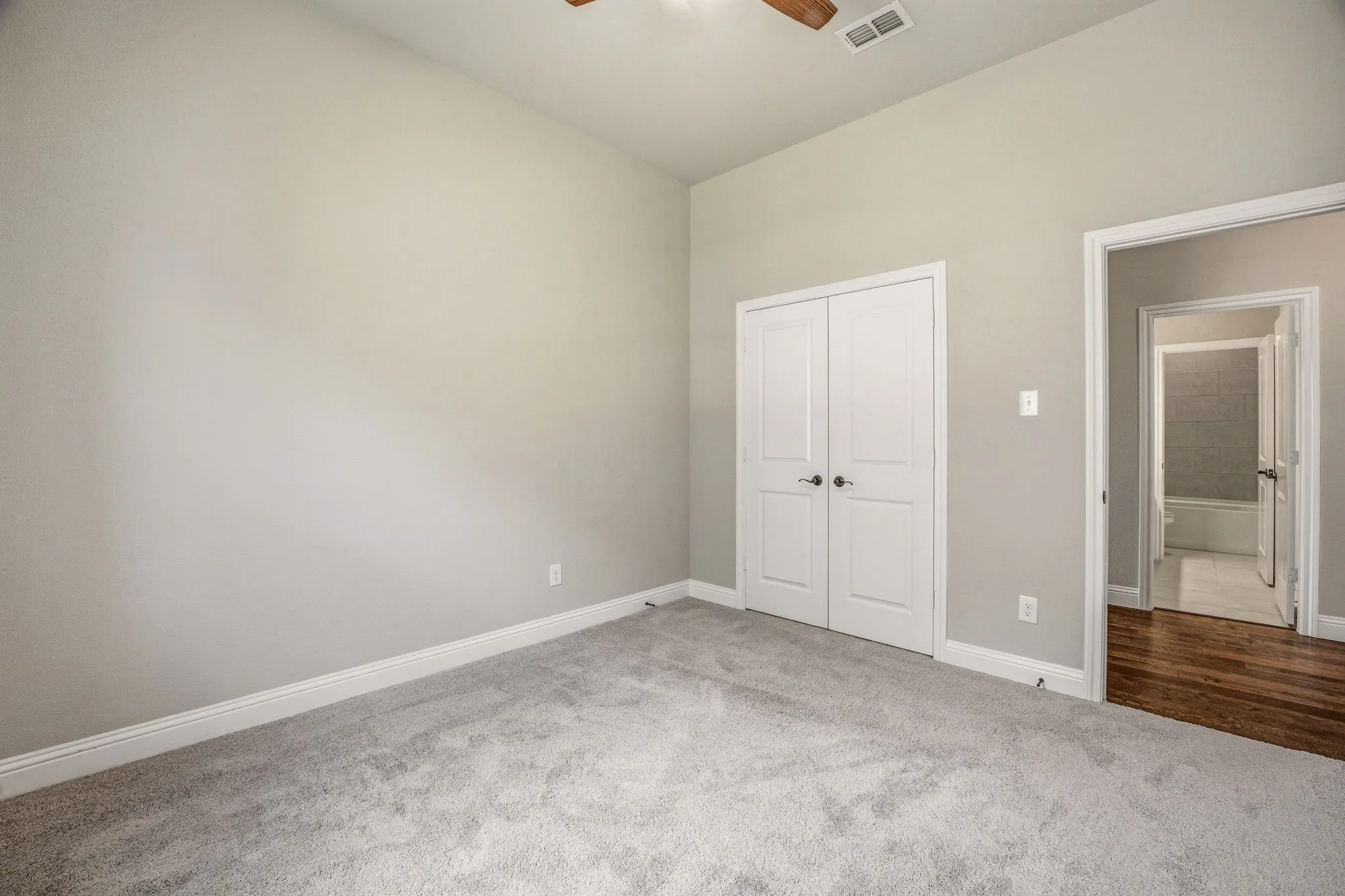 Single Family Residence For Sale in Hood County , 1038 Mickelson Drive, Granbury, Texas 76048, 4 Bedroom, 2 Bathroom, 2 Garage spaces, 2,294 Sqft, built in 2022, mls#21194523, Real Estate Agent in Granbury, Homes For Sale in Hood county, Homes For Sale in Granbury, Realtor in Granbury Texas, Real Estate Brokerage Independent Realty Texas, Luminita Cordes Realtor