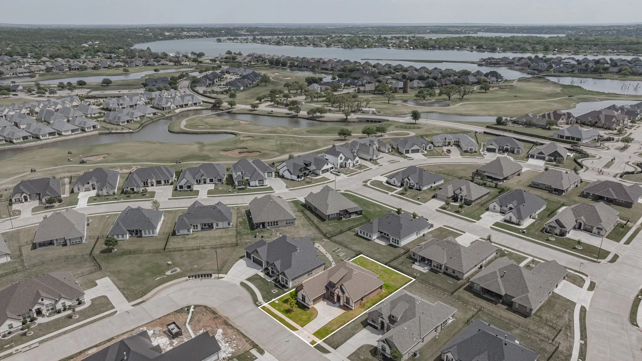 Single Family Residence For Sale in Hood County , 1038 Mickelson Drive, Granbury, Texas 76048, 4 Bedroom, 2 Bathroom, 2 Garage spaces, 2,294 Sqft, built in 2022, mls#21194523, Real Estate Agent in Granbury, Homes For Sale in Hood county, Homes For Sale in Granbury, Realtor in Granbury Texas, Real Estate Brokerage Independent Realty Texas, Luminita Cordes Realtor