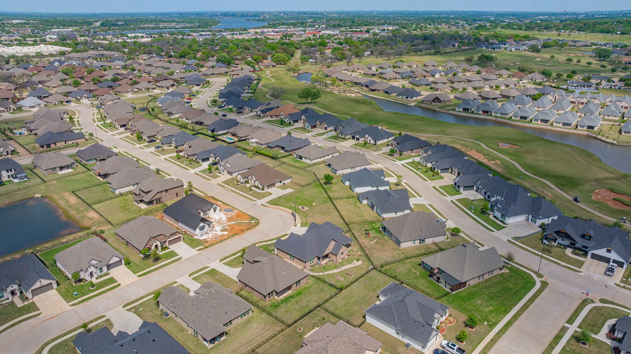 Single Family Residence For Sale in Hood County , 1038 Mickelson Drive, Granbury, Texas 76048, 4 Bedroom, 2 Bathroom, 2 Garage spaces, 2,294 Sqft, built in 2022, mls#21194523, Real Estate Agent in Granbury, Homes For Sale in Hood county, Homes For Sale in Granbury, Realtor in Granbury Texas, Real Estate Brokerage Independent Realty Texas, Luminita Cordes Realtor