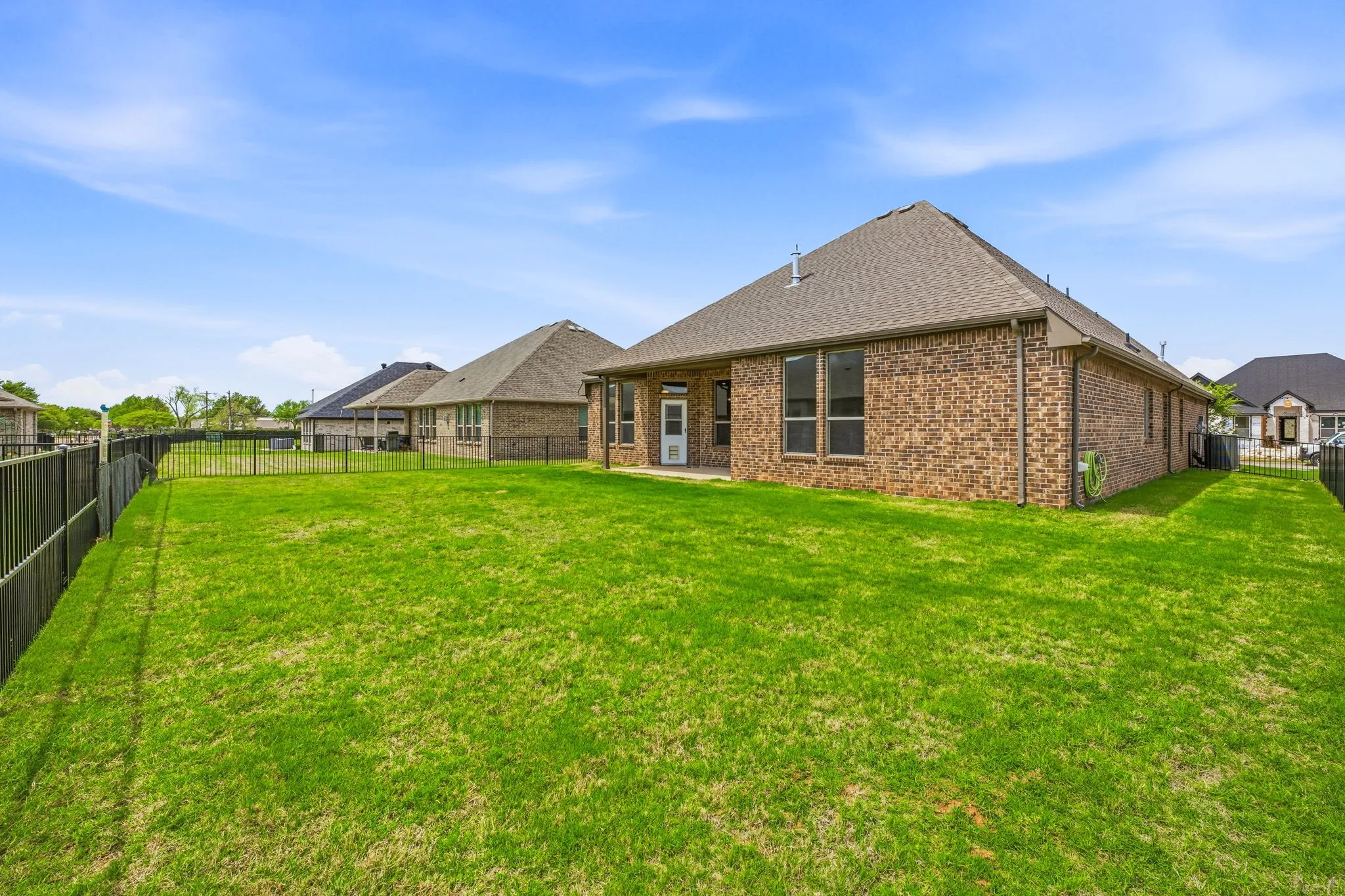 Single Family Residence For Sale in Hood County , 1038 Mickelson Drive, Granbury, Texas 76048, 4 Bedroom, 2 Bathroom, 2 Garage spaces, 2,294 Sqft, built in 2022, mls#21194523, Real Estate Agent in Granbury, Homes For Sale in Hood county, Homes For Sale in Granbury, Realtor in Granbury Texas, Real Estate Brokerage Independent Realty Texas, Luminita Cordes Realtor