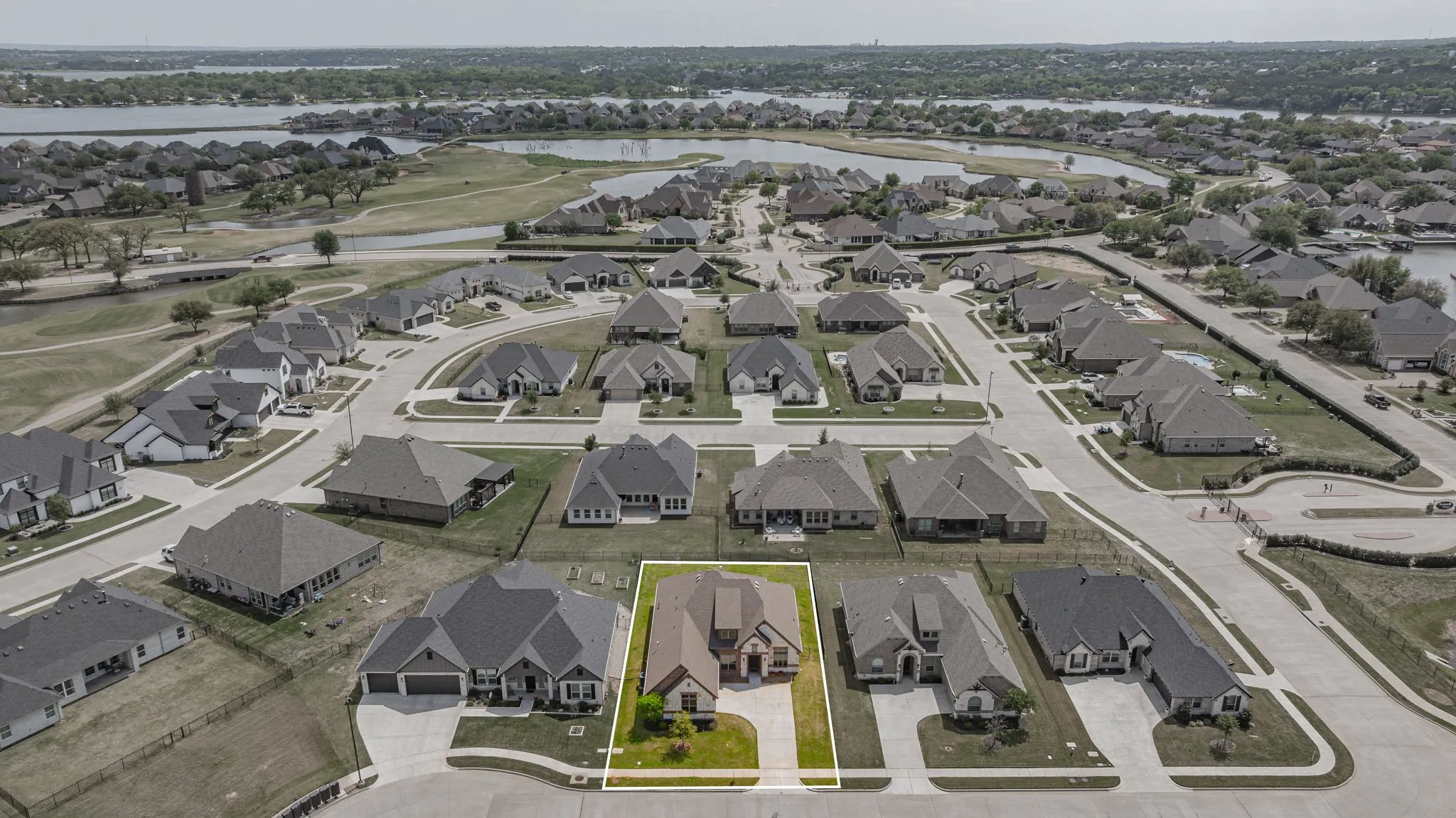 Single Family Residence For Sale in Hood County , 1038 Mickelson Drive, Granbury, Texas 76048, 4 Bedroom, 2 Bathroom, 2 Garage spaces, 2,294 Sqft, built in 2022, mls#21194523, Real Estate Agent in Granbury, Homes For Sale in Hood county, Homes For Sale in Granbury, Realtor in Granbury Texas, Real Estate Brokerage Independent Realty Texas, Luminita Cordes Realtor