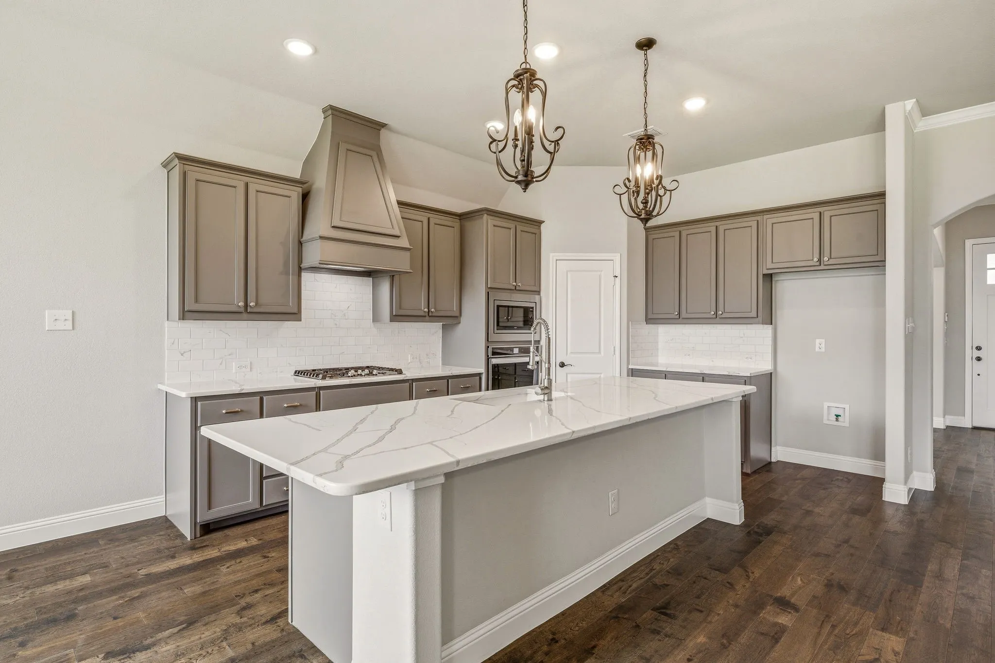 Single Family Residence For Sale in Hood County , 1038 Mickelson Drive, Granbury, Texas 76048, 4 Bedroom, 2 Bathroom, 2 Garage spaces, 2,294 Sqft, built in 2022, mls#21194523, Real Estate Agent in Granbury, Homes For Sale in Hood county, Homes For Sale in Granbury, Realtor in Granbury Texas, Real Estate Brokerage Independent Realty Texas, Luminita Cordes Realtor