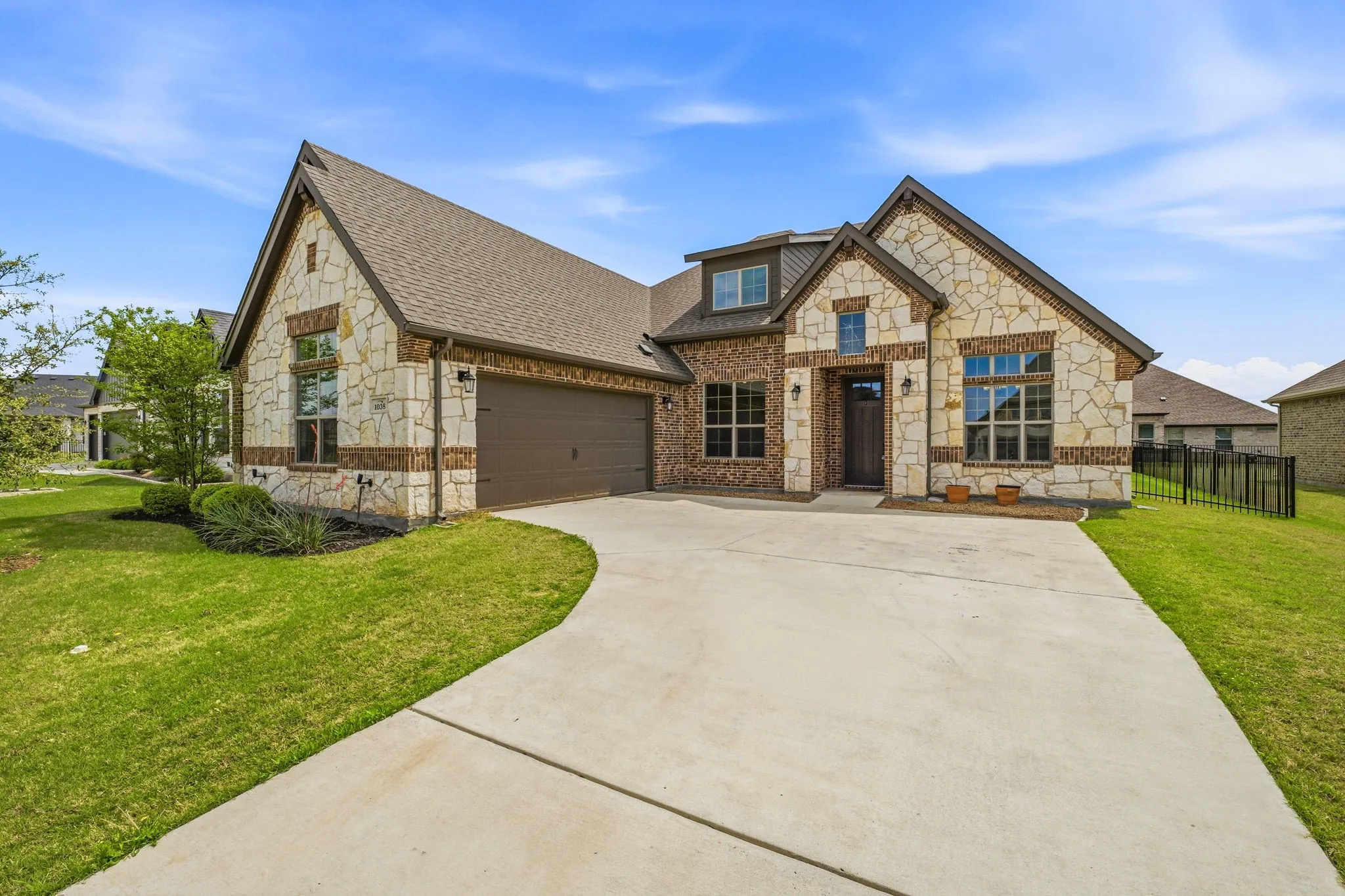 Single Family Residence For Sale in Hood County , 1038 Mickelson Drive, Granbury, Texas 76048, 4 Bedroom, 2 Bathroom, 2 Garage spaces, 2,294 Sqft, built in 2022, mls#21194523, Real Estate Agent in Granbury, Homes For Sale in Hood county, Homes For Sale in Granbury, Realtor in Granbury Texas, Real Estate Brokerage Independent Realty Texas, Luminita Cordes Realtor
