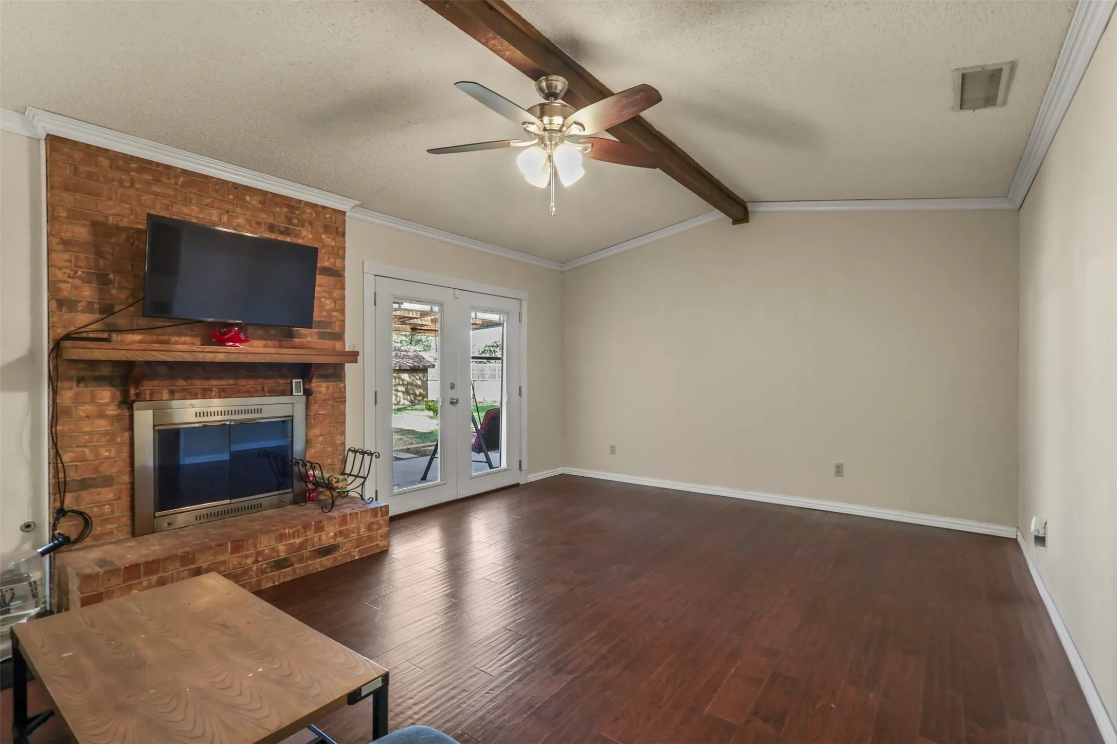 Single Family Residence For Sale in Dallas County , 409 Colonial Drive, Garland, Texas 75043, 3 Bedroom, 2 Bathroom, 2 Garage spaces, 1,450 Sqft, built in 1971, Price $244,900, mls#21207031, Real Estate Agent in Garland, Homes For Sale in Dallas county, Homes For Sale in Garland, Realtor in Garland Texas, Real Estate Brokerage Independent Realty Texas, Luminita Cordes Realtor