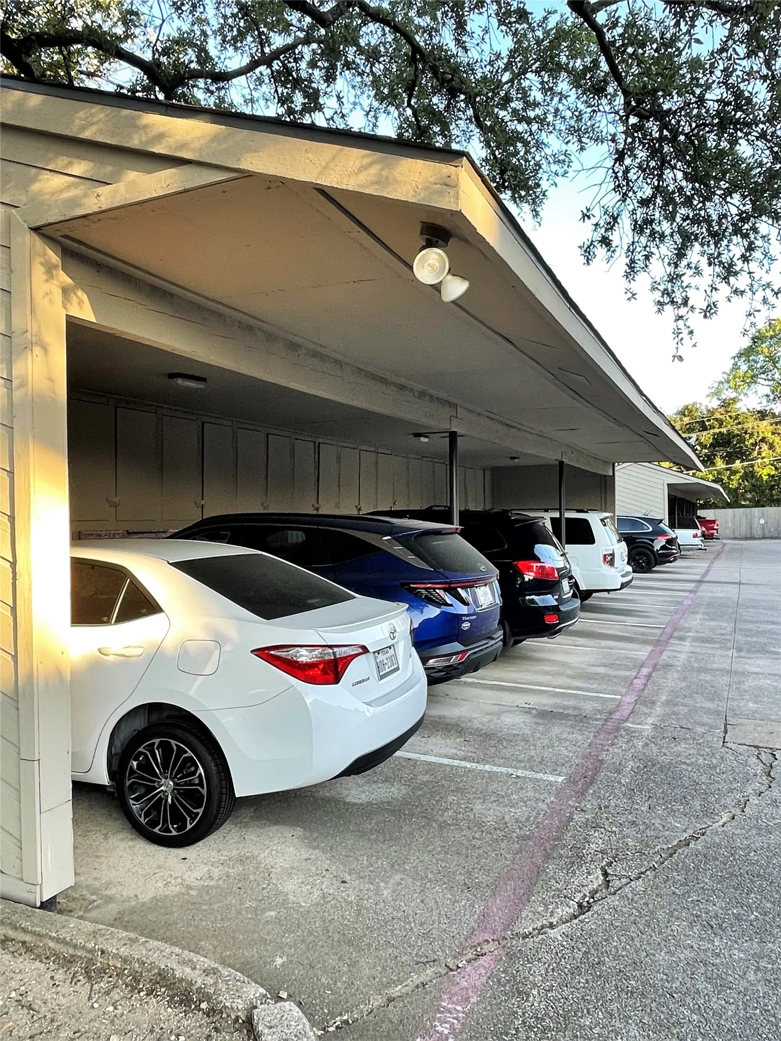 Condominium For Sale in Dallas County , 9600 Royal Lane 604, Dallas, Texas 75243, 2 Bedroom, 2 Bathroom, Garage spaces, 1,064 Sqft, built in 1983, mls#21210611, Real Estate Agent in Dallas, Homes For Sale in Dallas county, Homes For Sale in Dallas, Realtor in Dallas Texas, Real Estate Brokerage Independent Realty Texas, Luminita Cordes Realtor