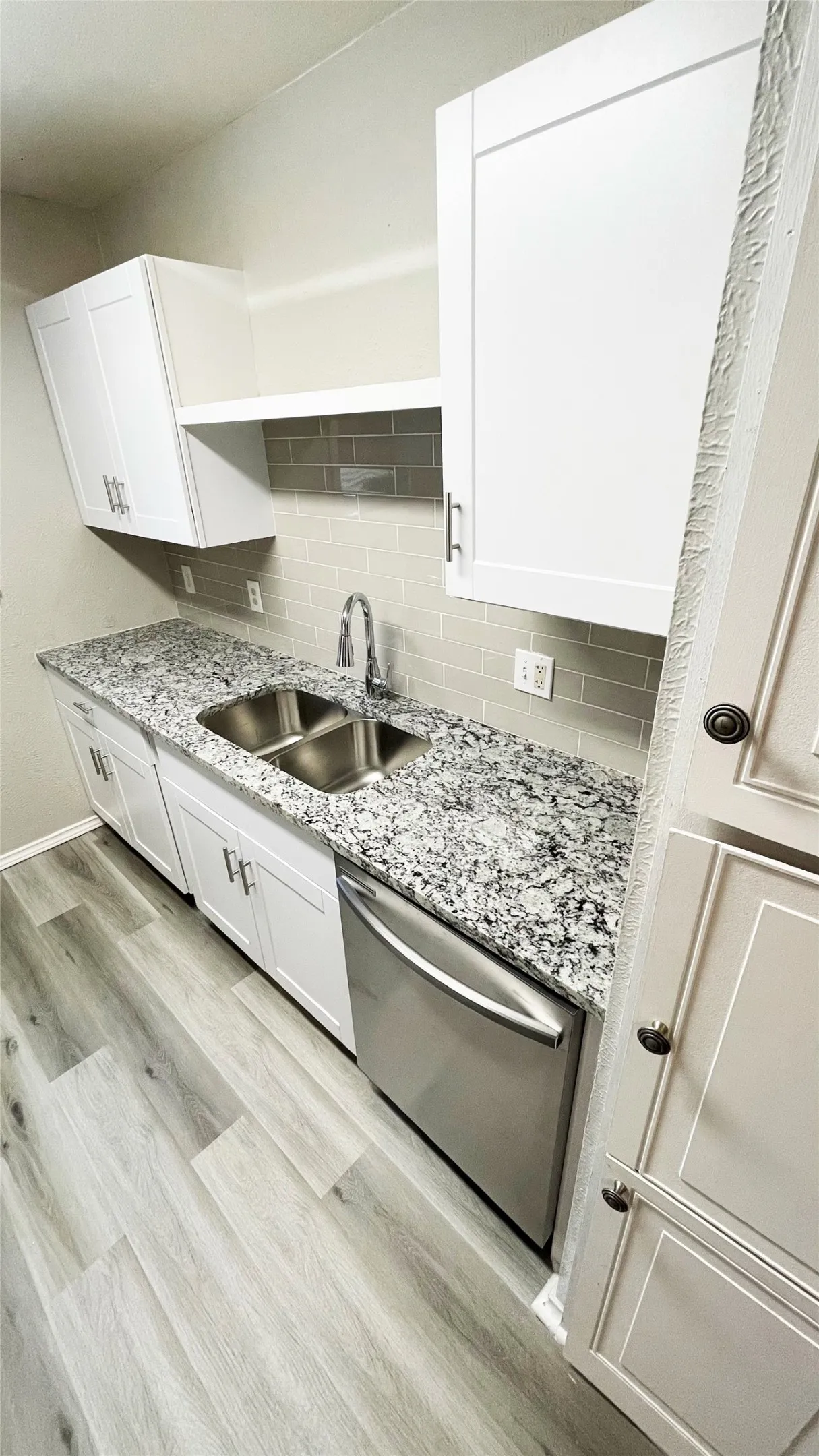 Condominium For Sale in Dallas County , 9600 Royal Lane 604, Dallas, Texas 75243, 2 Bedroom, 2 Bathroom, Garage spaces, 1,064 Sqft, built in 1983, mls#21210611, Real Estate Agent in Dallas, Homes For Sale in Dallas county, Homes For Sale in Dallas, Realtor in Dallas Texas, Real Estate Brokerage Independent Realty Texas, Luminita Cordes Realtor