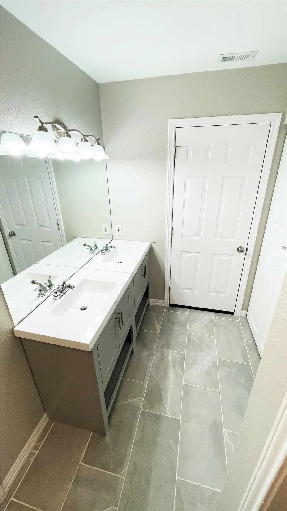 Condominium For Sale in Dallas County , 9600 Royal Lane 604, Dallas, Texas 75243, 2 Bedroom, 2 Bathroom, Garage spaces, 1,064 Sqft, built in 1983, mls#21210611, Real Estate Agent in Dallas, Homes For Sale in Dallas county, Homes For Sale in Dallas, Realtor in Dallas Texas, Real Estate Brokerage Independent Realty Texas, Luminita Cordes Realtor