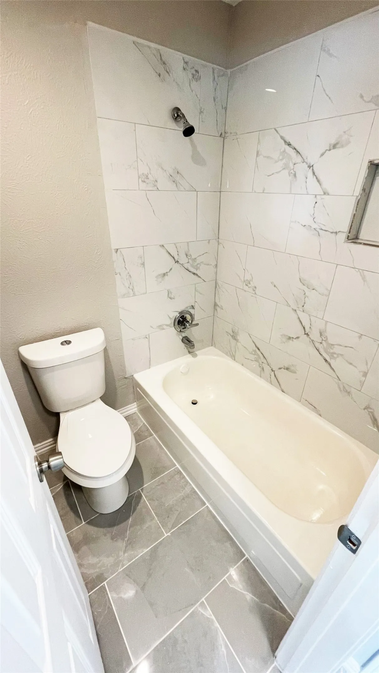 Condominium For Sale in Dallas County , 9600 Royal Lane 604, Dallas, Texas 75243, 2 Bedroom, 2 Bathroom, Garage spaces, 1,064 Sqft, built in 1983, mls#21210611, Real Estate Agent in Dallas, Homes For Sale in Dallas county, Homes For Sale in Dallas, Realtor in Dallas Texas, Real Estate Brokerage Independent Realty Texas, Luminita Cordes Realtor