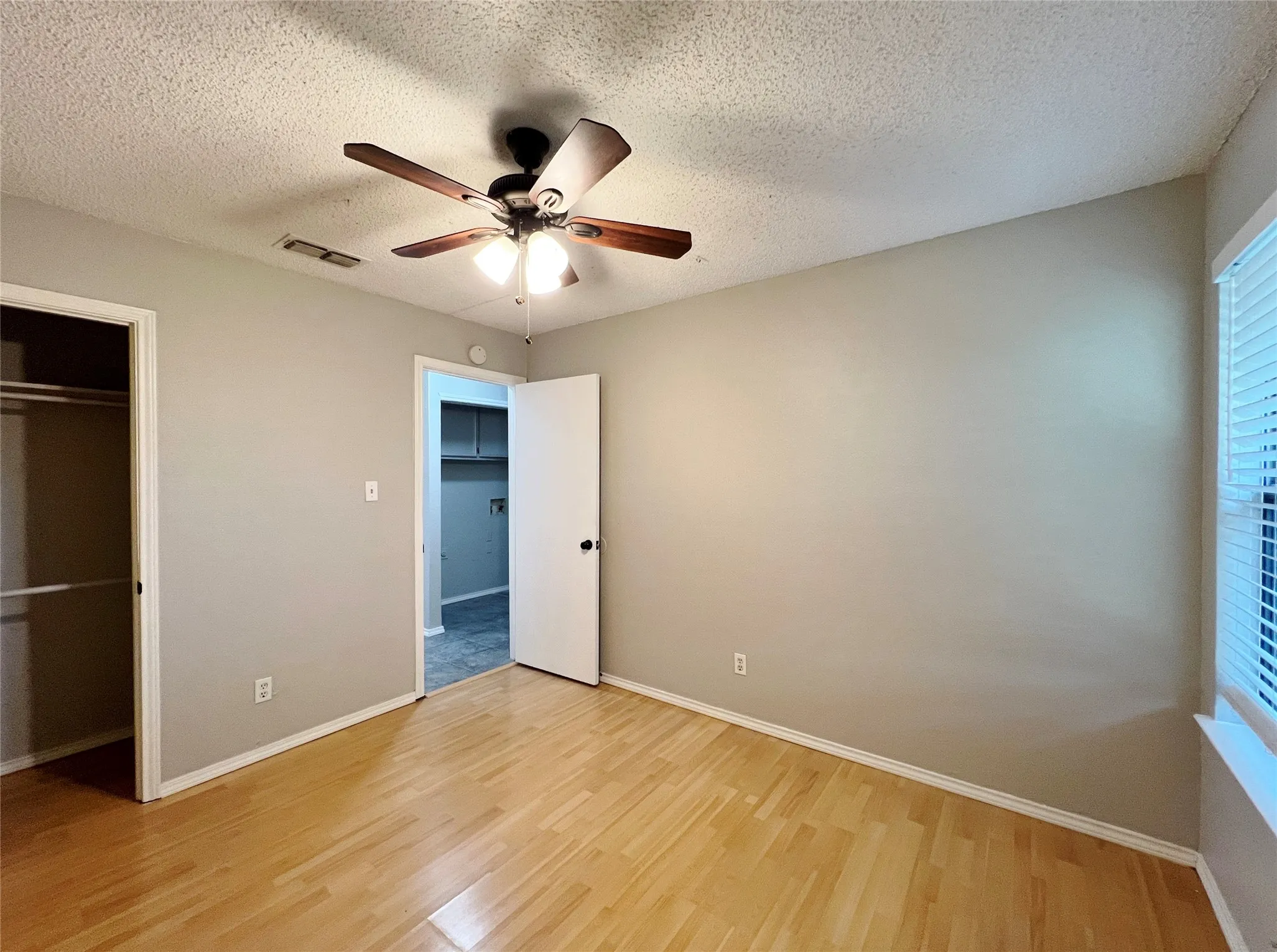 Quadruplex For Rent in Parker County , 104 Woodie Way C, Fort Worth, Texas 76108, 2 Bedroom, 1 Bathroom, Garage spaces, 870 Sqft, built in 1984, Preowned, mls#21210697, Real Estate Agent in Fort Worth, Homes For Rent in Parker county, Homes For Rent in Fort Worth, Realtor in Fort Worth Texas, Real Estate Brokerage Independent Realty Texas, Luminita Cordes Realtor