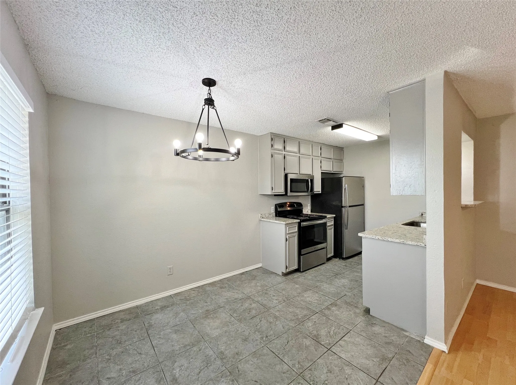 Quadruplex For Rent in Parker County , 104 Woodie Way C, Fort Worth, Texas 76108, 2 Bedroom, 1 Bathroom, Garage spaces, 870 Sqft, built in 1984, Preowned, mls#21210697, Real Estate Agent in Fort Worth, Homes For Rent in Parker county, Homes For Rent in Fort Worth, Realtor in Fort Worth Texas, Real Estate Brokerage Independent Realty Texas, Luminita Cordes Realtor