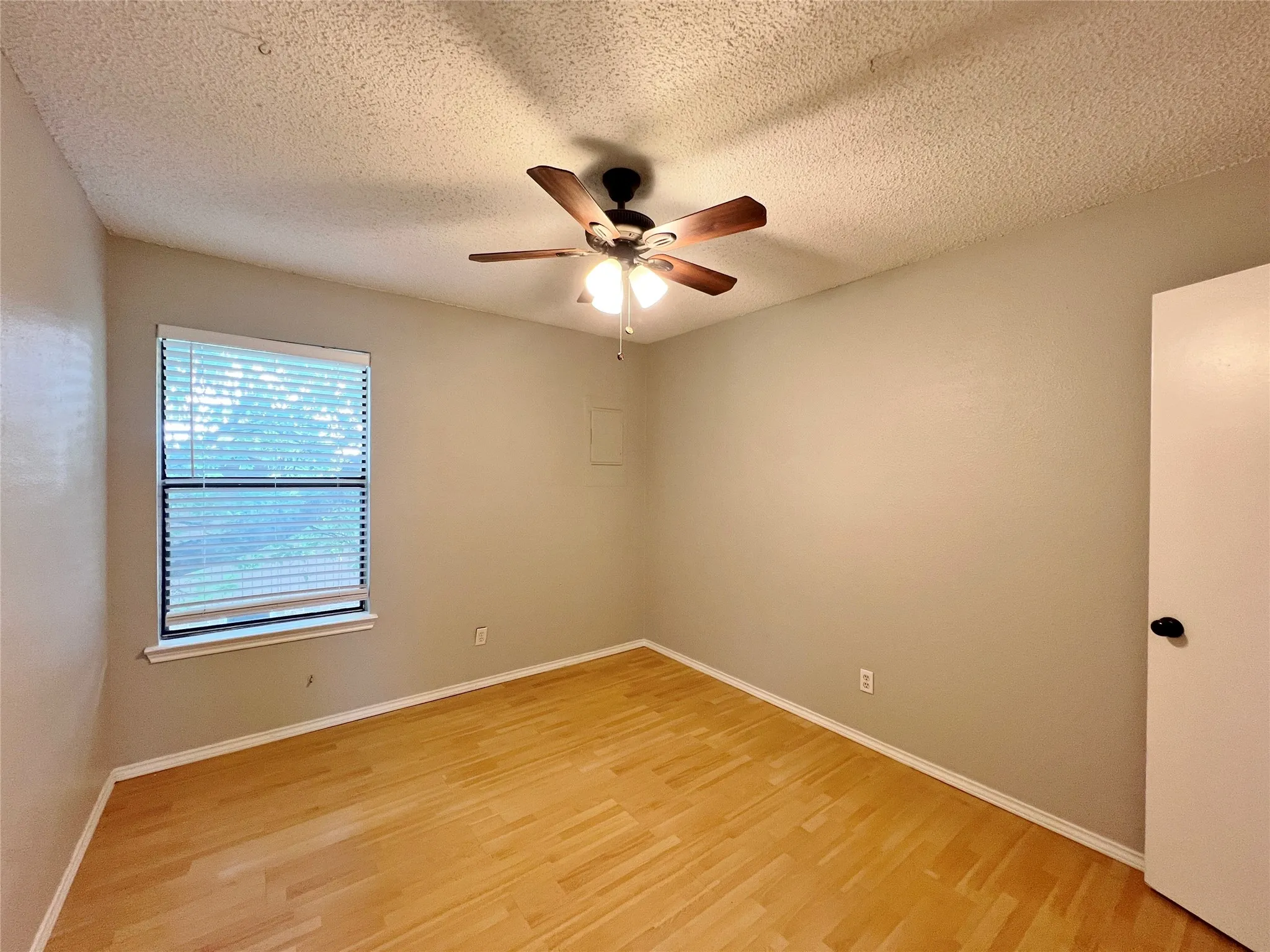 Quadruplex For Rent in Parker County , 104 Woodie Way C, Fort Worth, Texas 76108, 2 Bedroom, 1 Bathroom, Garage spaces, 870 Sqft, built in 1984, Preowned, mls#21210697, Real Estate Agent in Fort Worth, Homes For Rent in Parker county, Homes For Rent in Fort Worth, Realtor in Fort Worth Texas, Real Estate Brokerage Independent Realty Texas, Luminita Cordes Realtor