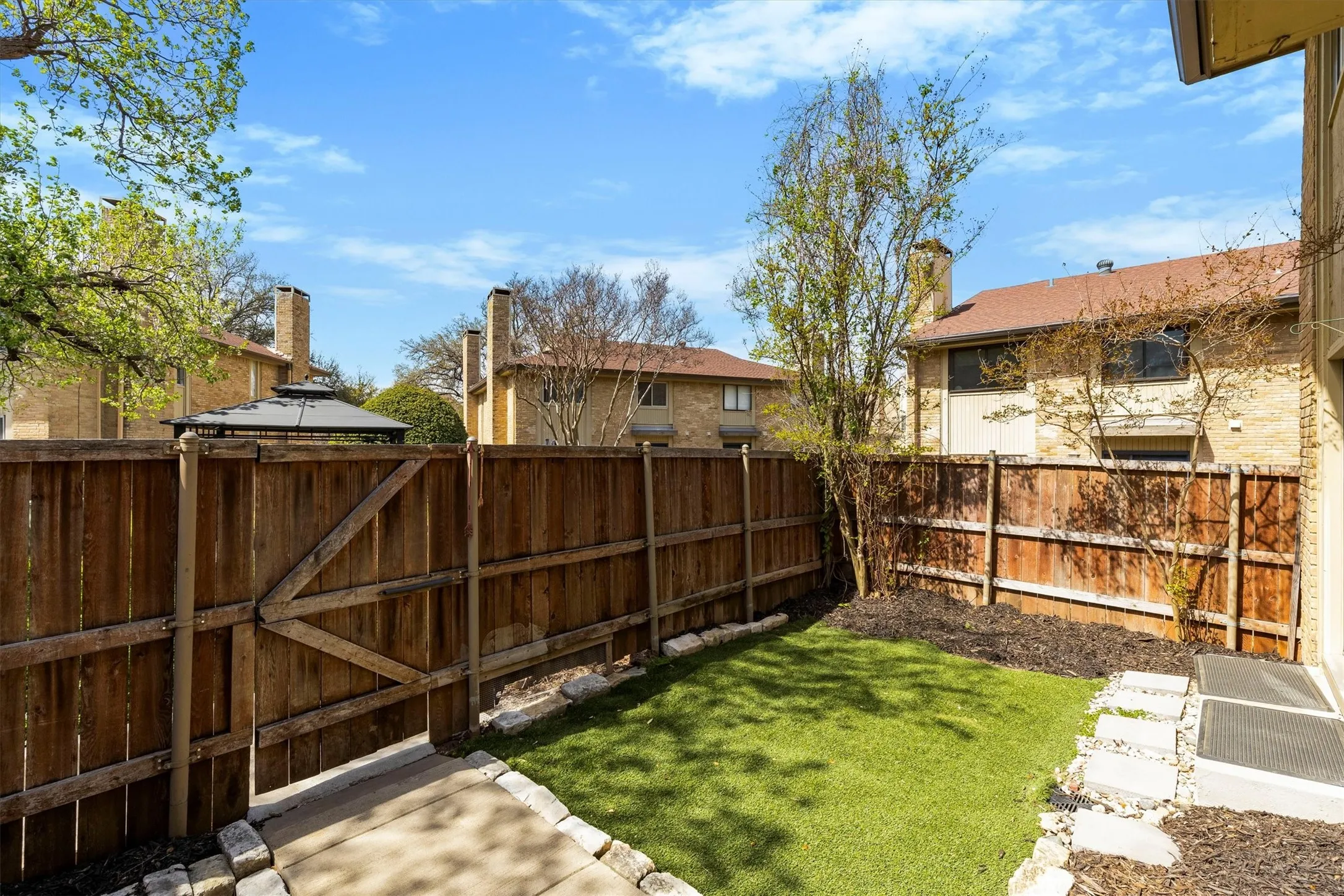 Condominium For Sale in Collin County , 2632 Custer Parkway C, Richardson, Texas 75080, 2 Bedroom, 3 Bathroom, Garage spaces, 1,814 Sqft, built in 1973, mls#21209477, Real Estate Agent in Richardson, Homes For Sale in Collin county, Homes For Sale in Richardson, Realtor in Richardson Texas, Real Estate Brokerage Independent Realty Texas, Luminita Cordes Realtor