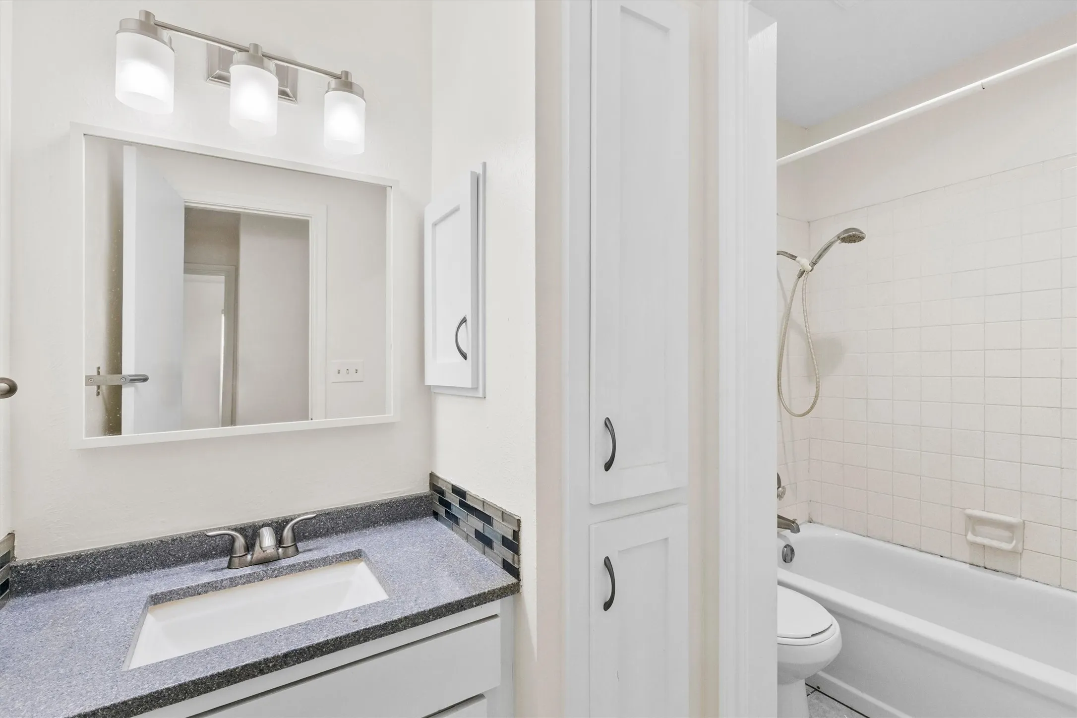 Condominium For Sale in Collin County , 2632 Custer Parkway C, Richardson, Texas 75080, 2 Bedroom, 3 Bathroom, Garage spaces, 1,814 Sqft, built in 1973, mls#21209477, Real Estate Agent in Richardson, Homes For Sale in Collin county, Homes For Sale in Richardson, Realtor in Richardson Texas, Real Estate Brokerage Independent Realty Texas, Luminita Cordes Realtor