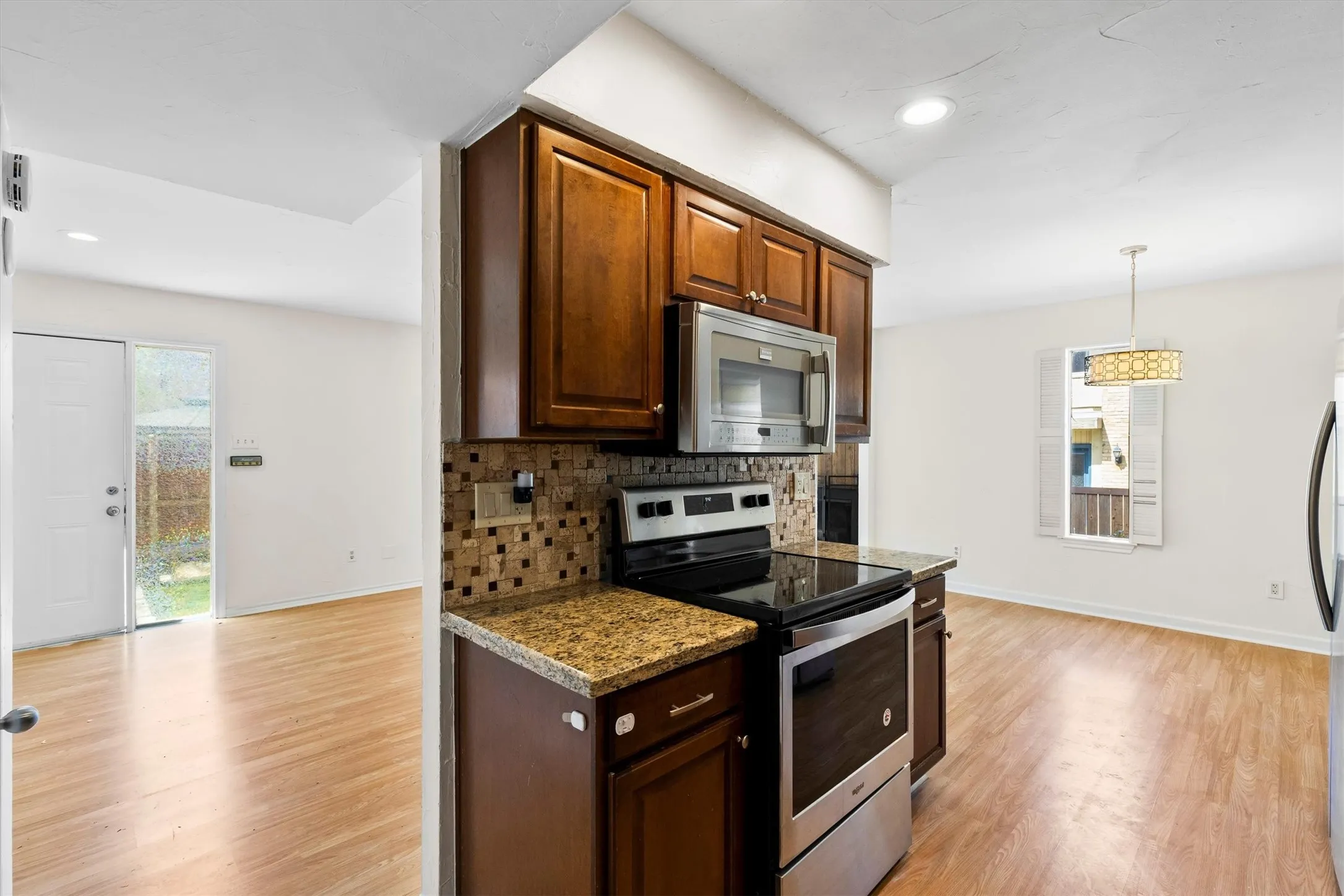 Condominium For Sale in Collin County , 2632 Custer Parkway C, Richardson, Texas 75080, 2 Bedroom, 3 Bathroom, Garage spaces, 1,814 Sqft, built in 1973, mls#21209477, Real Estate Agent in Richardson, Homes For Sale in Collin county, Homes For Sale in Richardson, Realtor in Richardson Texas, Real Estate Brokerage Independent Realty Texas, Luminita Cordes Realtor
