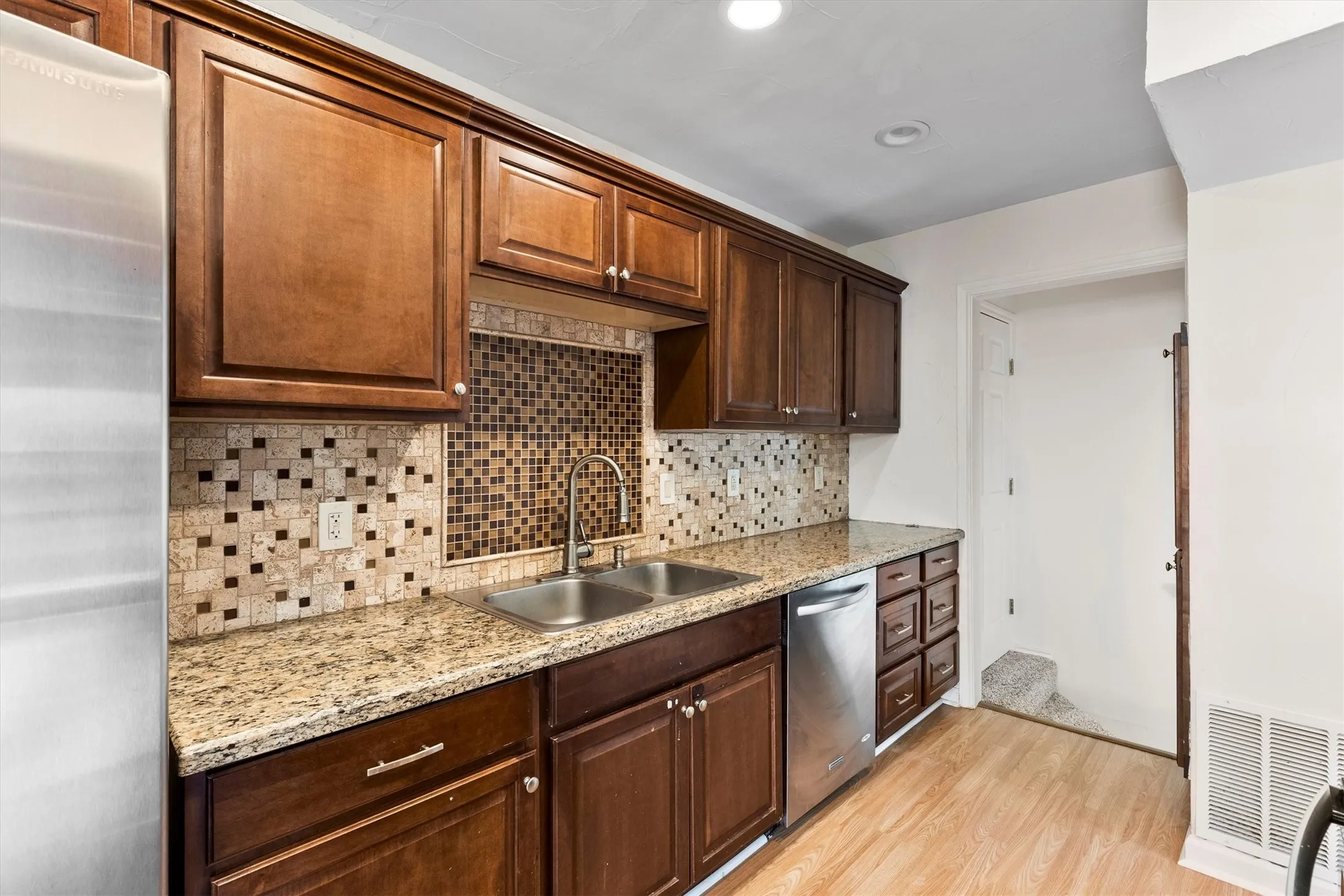 Condominium For Sale in Collin County , 2632 Custer Parkway C, Richardson, Texas 75080, 2 Bedroom, 3 Bathroom, Garage spaces, 1,814 Sqft, built in 1973, mls#21209477, Real Estate Agent in Richardson, Homes For Sale in Collin county, Homes For Sale in Richardson, Realtor in Richardson Texas, Real Estate Brokerage Independent Realty Texas, Luminita Cordes Realtor