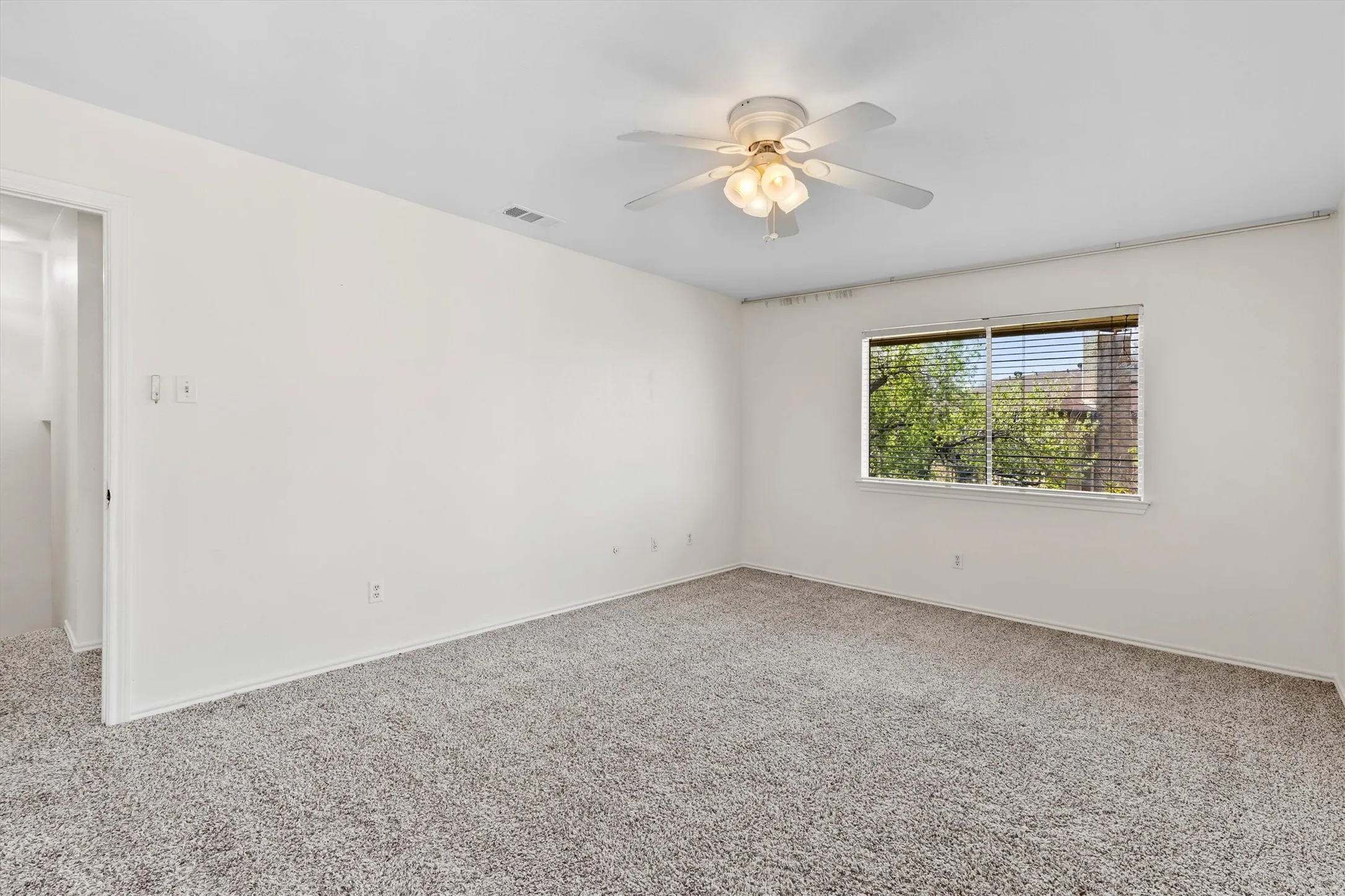 Condominium For Sale in Collin County , 2632 Custer Parkway C, Richardson, Texas 75080, 2 Bedroom, 3 Bathroom, Garage spaces, 1,814 Sqft, built in 1973, mls#21209477, Real Estate Agent in Richardson, Homes For Sale in Collin county, Homes For Sale in Richardson, Realtor in Richardson Texas, Real Estate Brokerage Independent Realty Texas, Luminita Cordes Realtor