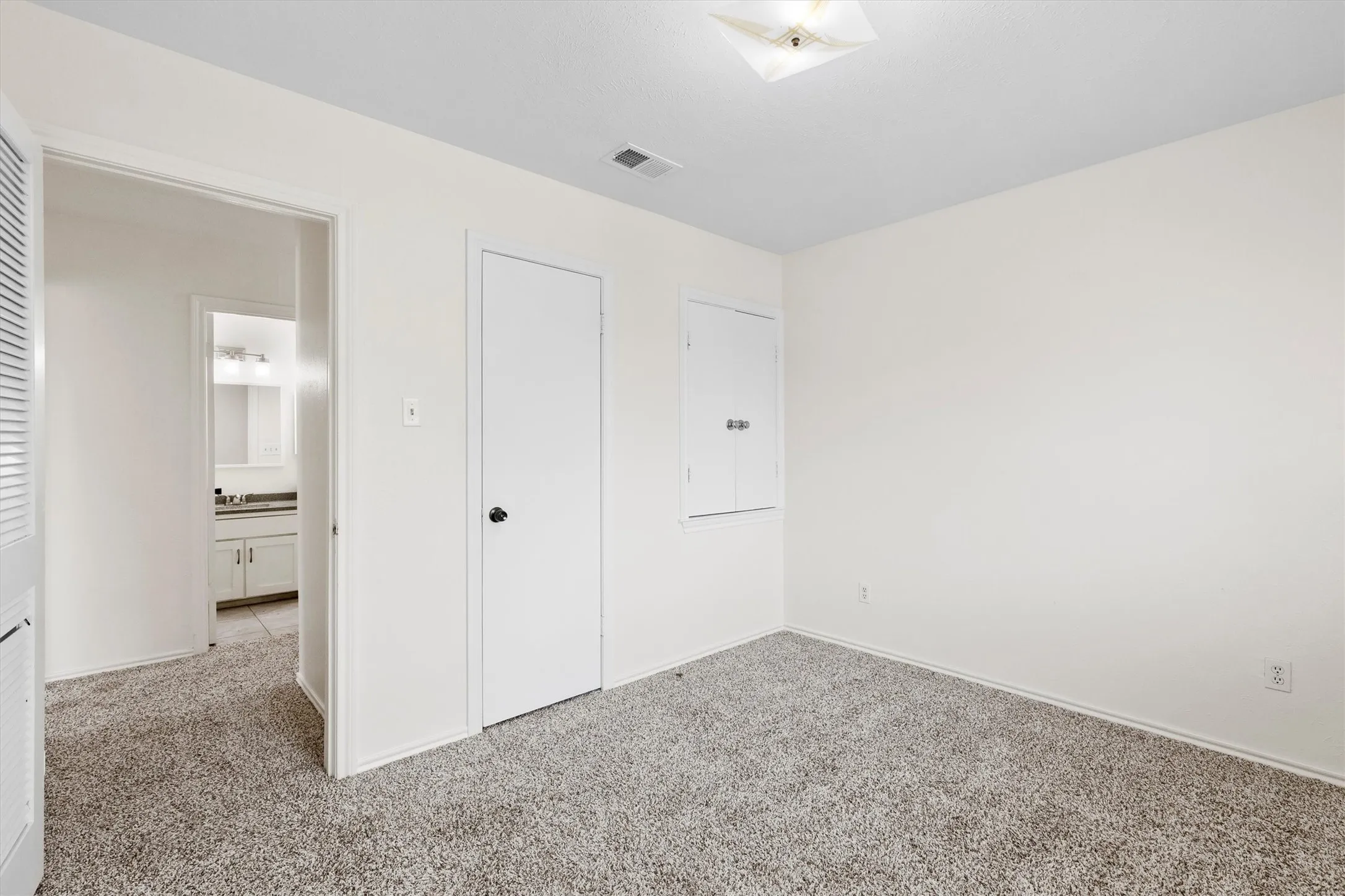 Condominium For Sale in Collin County , 2632 Custer Parkway C, Richardson, Texas 75080, 2 Bedroom, 3 Bathroom, Garage spaces, 1,814 Sqft, built in 1973, mls#21209477, Real Estate Agent in Richardson, Homes For Sale in Collin county, Homes For Sale in Richardson, Realtor in Richardson Texas, Real Estate Brokerage Independent Realty Texas, Luminita Cordes Realtor