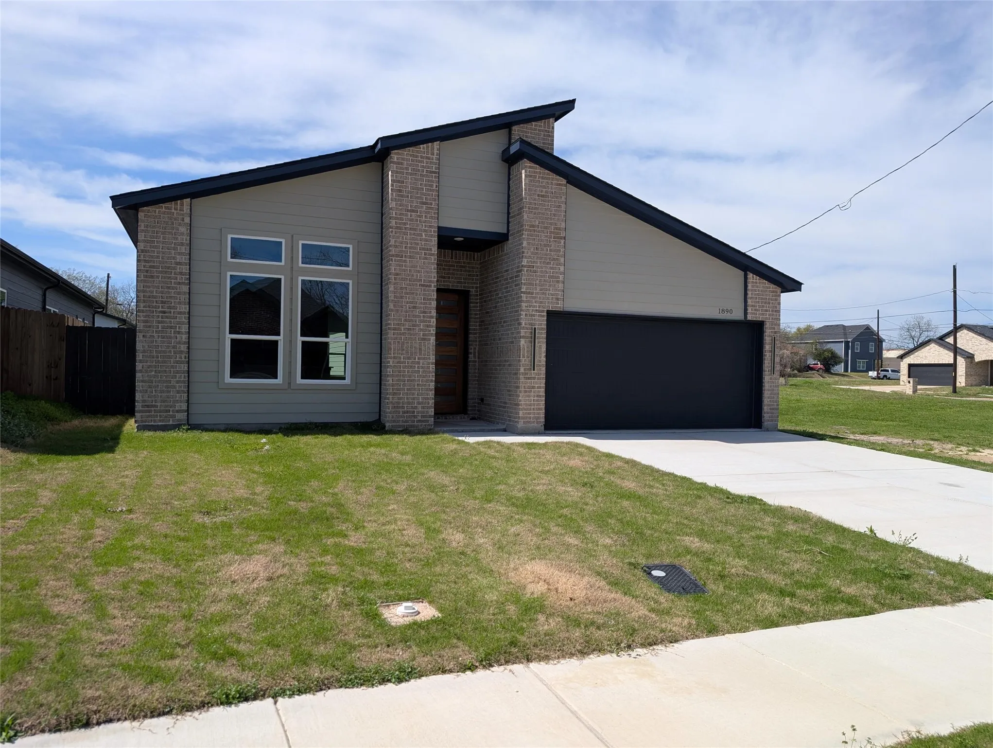 Single Family Residence For Sale in Hunt County , 1890 JOHNSON Street, Greenville, Texas 75401, 3 Bedroom, 2 Bathroom, Garage spaces, 1,367 Sqft, built in 2026, mls#21210739, Real Estate Agent in Greenville, Homes For Sale in Hunt county, Homes For Sale in Greenville, Realtor in Greenville Texas, Real Estate Brokerage Independent Realty Texas, Luminita Cordes Realtor