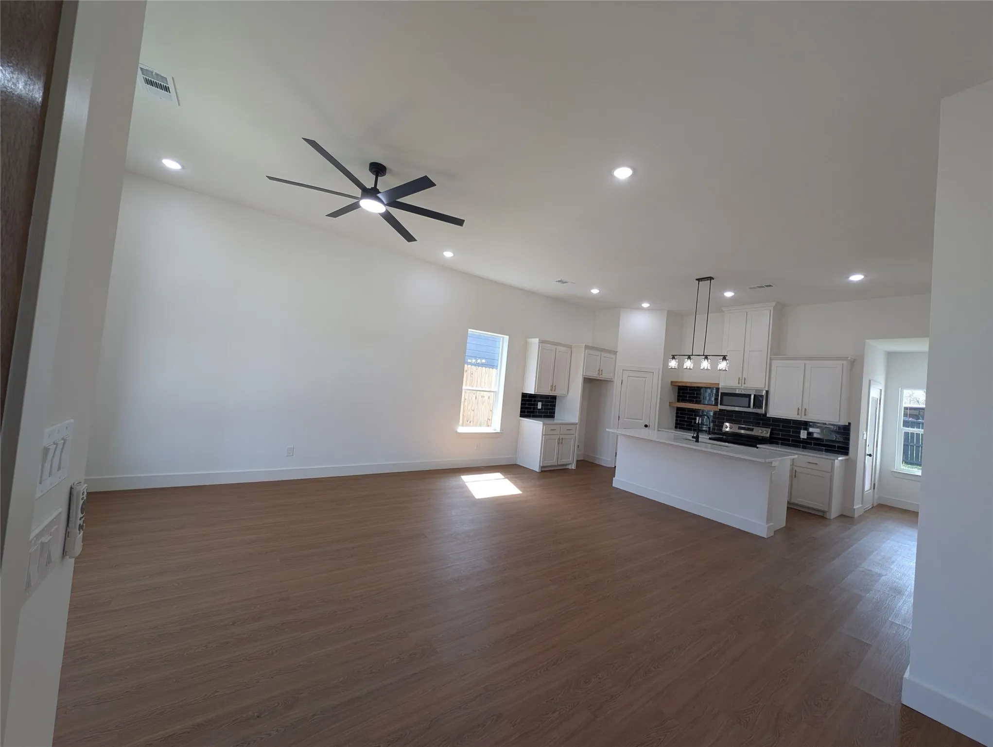 Single Family Residence For Sale in Hunt County , 1890 JOHNSON Street, Greenville, Texas 75401, 3 Bedroom, 2 Bathroom, Garage spaces, 1,367 Sqft, built in 2026, mls#21210739, Real Estate Agent in Greenville, Homes For Sale in Hunt county, Homes For Sale in Greenville, Realtor in Greenville Texas, Real Estate Brokerage Independent Realty Texas, Luminita Cordes Realtor