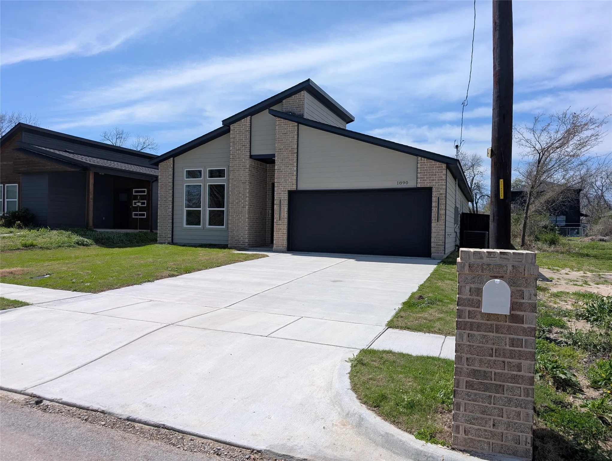 Single Family Residence For Sale in Hunt County , 1890 JOHNSON Street, Greenville, Texas 75401, 3 Bedroom, 2 Bathroom, Garage spaces, 1,367 Sqft, built in 2026, mls#21210739, Real Estate Agent in Greenville, Homes For Sale in Hunt county, Homes For Sale in Greenville, Realtor in Greenville Texas, Real Estate Brokerage Independent Realty Texas, Luminita Cordes Realtor