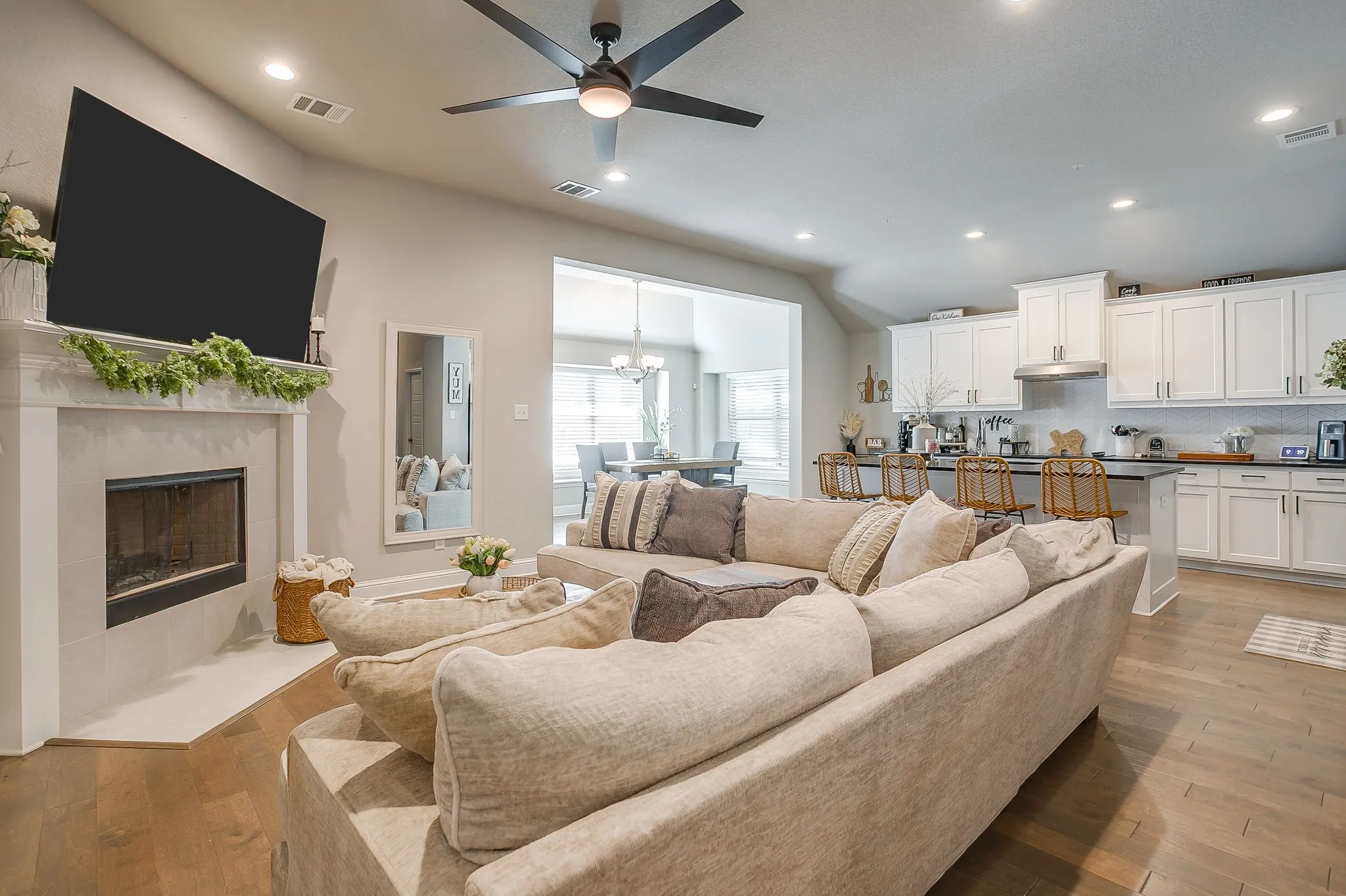 Single Family Residence For Sale in Johnson County , 709 Waterford Way, Joshua, Texas 76058, 3 Bedroom, 2 Bathroom, 2 Garage spaces, 1,980 Sqft, built in 2019, mls#21210793, Real Estate Agent in Joshua, Homes For Sale in Johnson county, Homes For Sale in Joshua, Realtor in Joshua Texas, Real Estate Brokerage Independent Realty Texas, Luminita Cordes Realtor