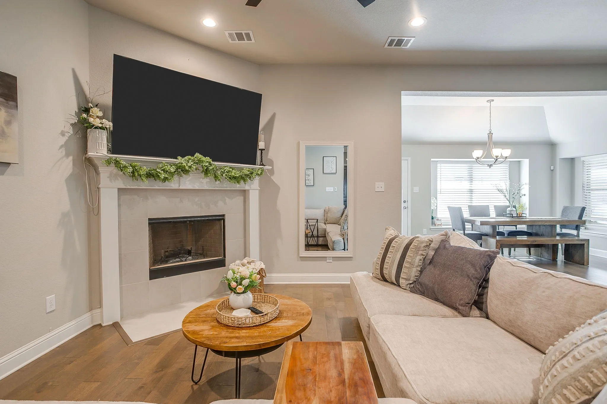 Single Family Residence For Sale in Johnson County , 709 Waterford Way, Joshua, Texas 76058, 3 Bedroom, 2 Bathroom, 2 Garage spaces, 1,980 Sqft, built in 2019, mls#21210793, Real Estate Agent in Joshua, Homes For Sale in Johnson county, Homes For Sale in Joshua, Realtor in Joshua Texas, Real Estate Brokerage Independent Realty Texas, Luminita Cordes Realtor