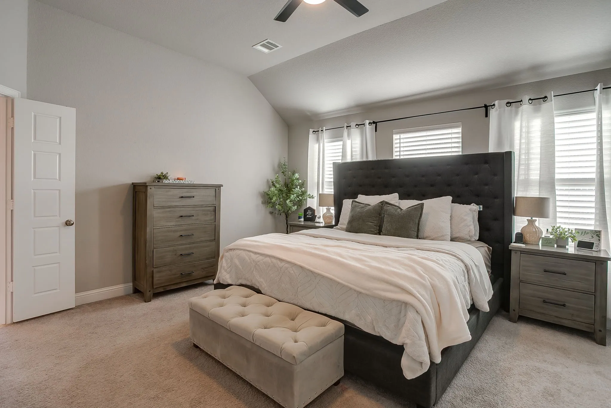 Single Family Residence For Sale in Johnson County , 709 Waterford Way, Joshua, Texas 76058, 3 Bedroom, 2 Bathroom, 2 Garage spaces, 1,980 Sqft, built in 2019, mls#21210793, Real Estate Agent in Joshua, Homes For Sale in Johnson county, Homes For Sale in Joshua, Realtor in Joshua Texas, Real Estate Brokerage Independent Realty Texas, Luminita Cordes Realtor