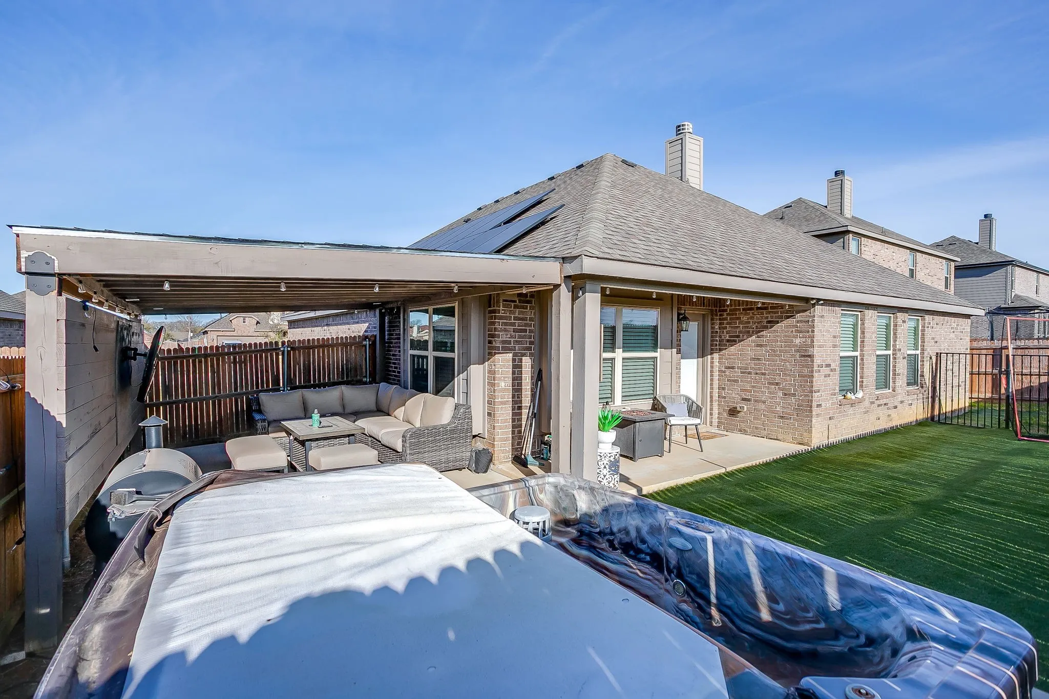 Single Family Residence For Sale in Johnson County , 709 Waterford Way, Joshua, Texas 76058, 3 Bedroom, 2 Bathroom, 2 Garage spaces, 1,980 Sqft, built in 2019, mls#21210793, Real Estate Agent in Joshua, Homes For Sale in Johnson county, Homes For Sale in Joshua, Realtor in Joshua Texas, Real Estate Brokerage Independent Realty Texas, Luminita Cordes Realtor
