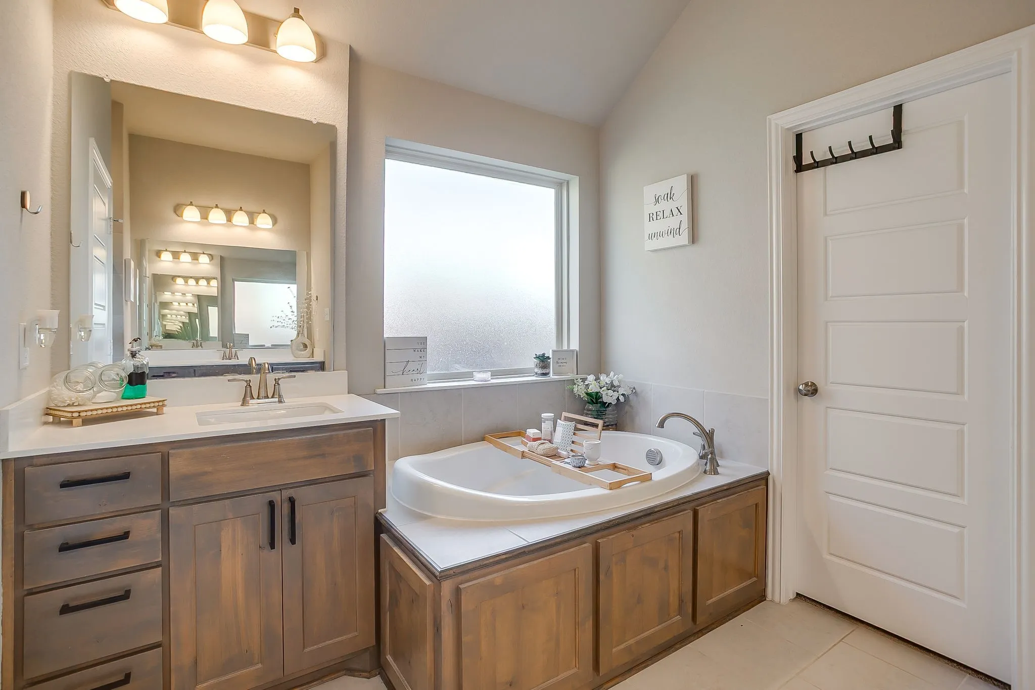 Single Family Residence For Sale in Johnson County , 709 Waterford Way, Joshua, Texas 76058, 3 Bedroom, 2 Bathroom, 2 Garage spaces, 1,980 Sqft, built in 2019, mls#21210793, Real Estate Agent in Joshua, Homes For Sale in Johnson county, Homes For Sale in Joshua, Realtor in Joshua Texas, Real Estate Brokerage Independent Realty Texas, Luminita Cordes Realtor