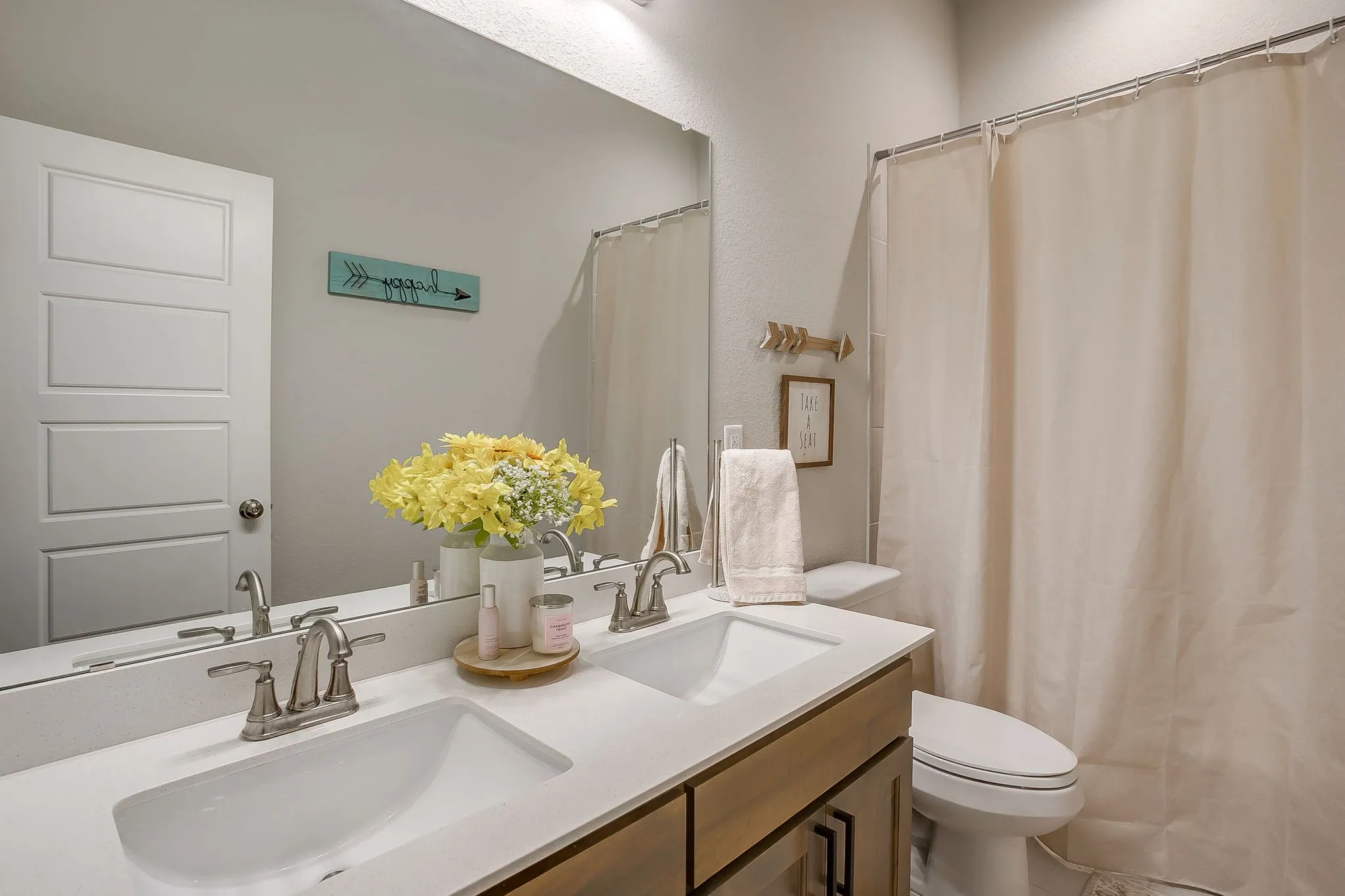 Single Family Residence For Sale in Johnson County , 709 Waterford Way, Joshua, Texas 76058, 3 Bedroom, 2 Bathroom, 2 Garage spaces, 1,980 Sqft, built in 2019, mls#21210793, Real Estate Agent in Joshua, Homes For Sale in Johnson county, Homes For Sale in Joshua, Realtor in Joshua Texas, Real Estate Brokerage Independent Realty Texas, Luminita Cordes Realtor