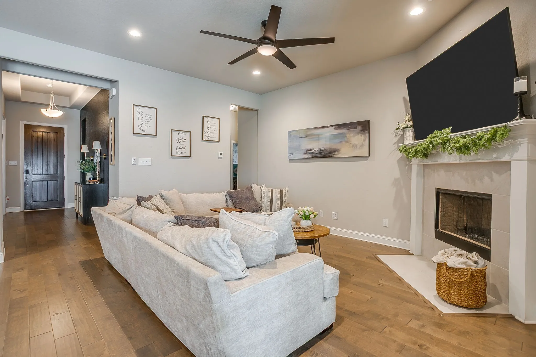 Single Family Residence For Sale in Johnson County , 709 Waterford Way, Joshua, Texas 76058, 3 Bedroom, 2 Bathroom, 2 Garage spaces, 1,980 Sqft, built in 2019, mls#21210793, Real Estate Agent in Joshua, Homes For Sale in Johnson county, Homes For Sale in Joshua, Realtor in Joshua Texas, Real Estate Brokerage Independent Realty Texas, Luminita Cordes Realtor