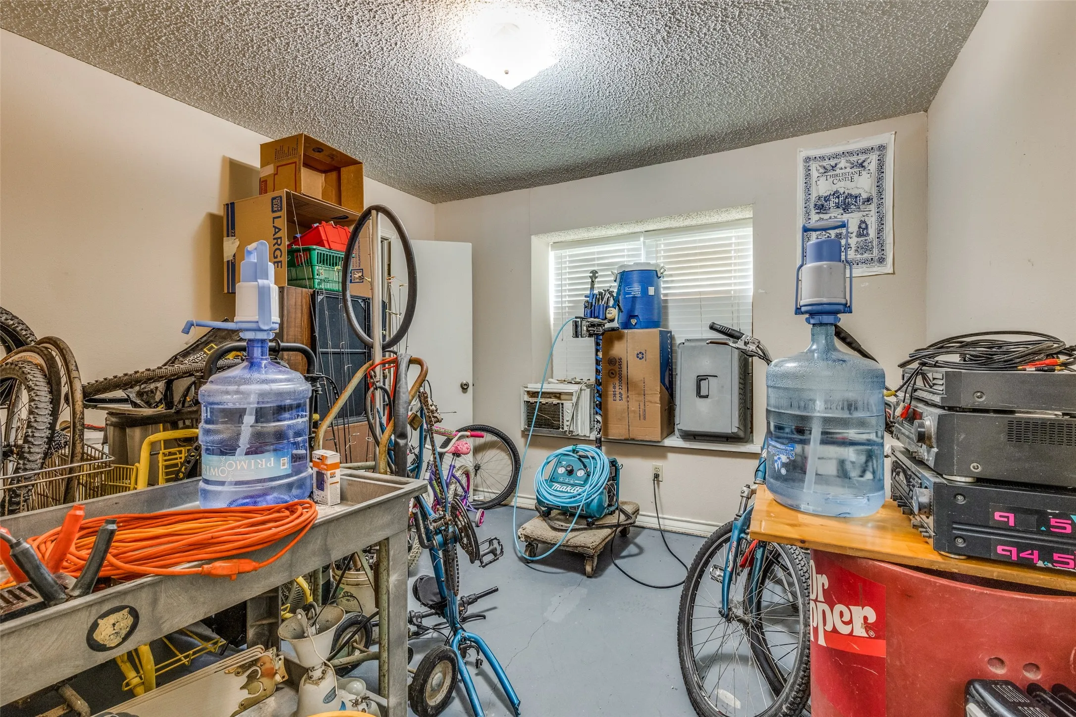 Single Family Residence For Sale in Tarrant County , 101 Gordon Drive, Azle, Texas 76020, 2 Bedroom, 1 Bathroom, 1 Garage spaces, 987 Sqft, built in 1982, mls#21210533, Real Estate Agent in Azle, Homes For Sale in Tarrant county, Homes For Sale in Azle, Realtor in Azle Texas, Real Estate Brokerage Independent Realty Texas, Luminita Cordes Realtor