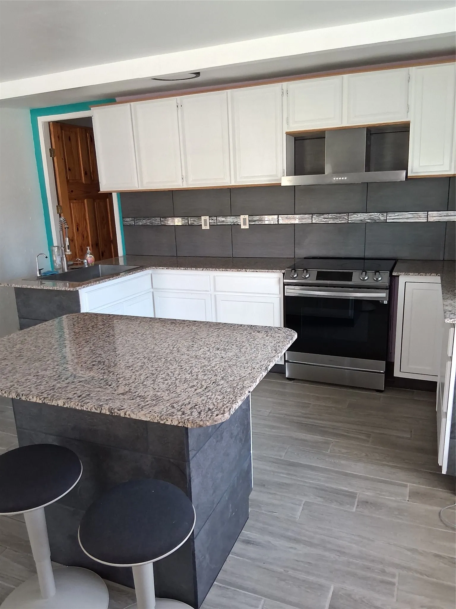 Single Family Residence For Sale in Hood County , 2807 Comanche Trail, Weatherford, Texas 76087, 3 Bedroom, 3 Bathroom, Garage spaces, 1,710 Sqft, built in 2010, mls#21210764, Real Estate Agent in Weatherford, Homes For Sale in Hood county, Homes For Sale in Weatherford, Realtor in Weatherford Texas, Real Estate Brokerage Independent Realty Texas, Luminita Cordes Realtor