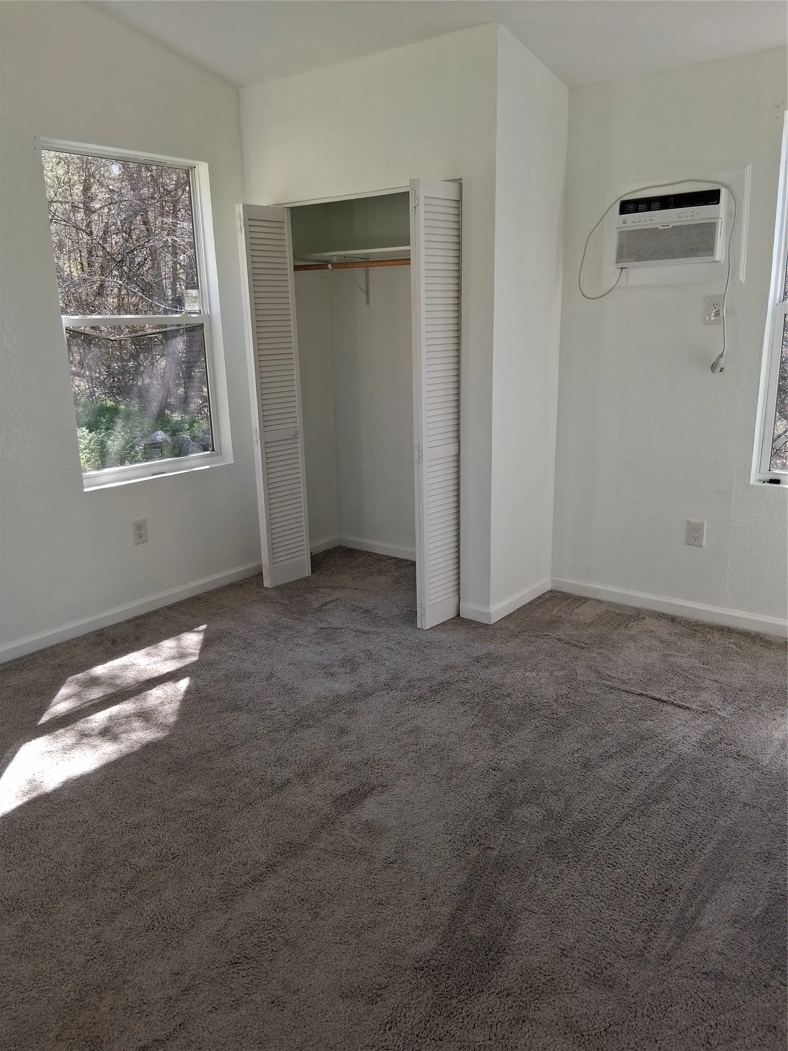 Single Family Residence For Sale in Hood County , 2807 Comanche Trail, Weatherford, Texas 76087, 3 Bedroom, 3 Bathroom, Garage spaces, 1,710 Sqft, built in 2010, mls#21210764, Real Estate Agent in Weatherford, Homes For Sale in Hood county, Homes For Sale in Weatherford, Realtor in Weatherford Texas, Real Estate Brokerage Independent Realty Texas, Luminita Cordes Realtor