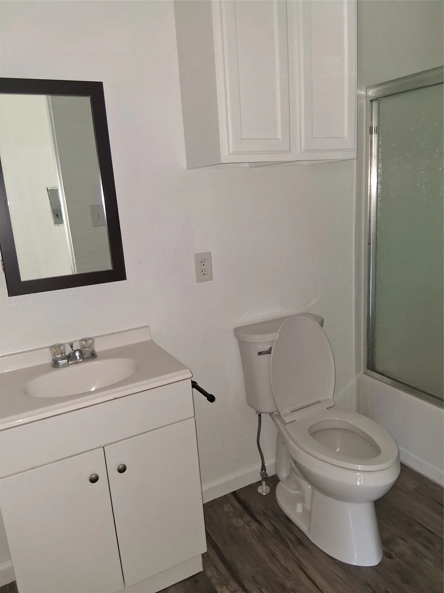 Single Family Residence For Sale in Hood County , 2807 Comanche Trail, Weatherford, Texas 76087, 3 Bedroom, 3 Bathroom, Garage spaces, 1,710 Sqft, built in 2010, mls#21210764, Real Estate Agent in Weatherford, Homes For Sale in Hood county, Homes For Sale in Weatherford, Realtor in Weatherford Texas, Real Estate Brokerage Independent Realty Texas, Luminita Cordes Realtor