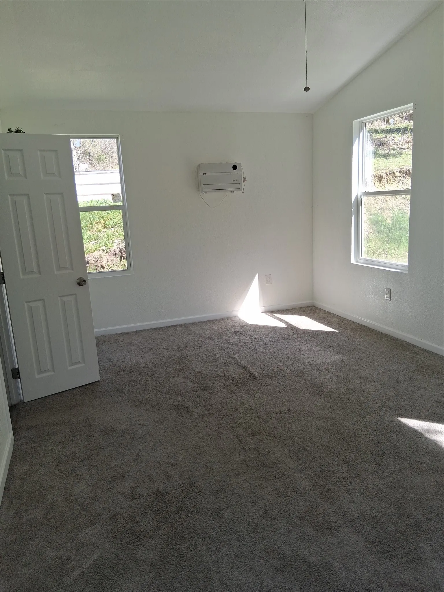 Single Family Residence For Sale in Hood County , 2807 Comanche Trail, Weatherford, Texas 76087, 3 Bedroom, 3 Bathroom, Garage spaces, 1,710 Sqft, built in 2010, mls#21210764, Real Estate Agent in Weatherford, Homes For Sale in Hood county, Homes For Sale in Weatherford, Realtor in Weatherford Texas, Real Estate Brokerage Independent Realty Texas, Luminita Cordes Realtor